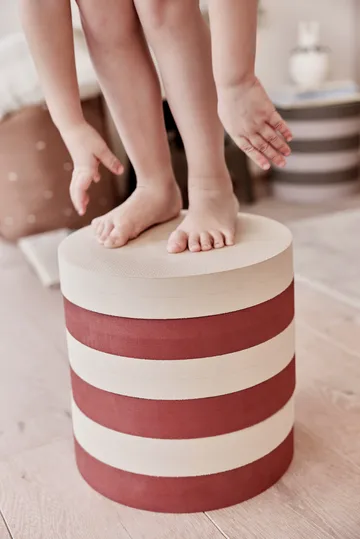 Iro stackable stool - Vanilla-nutmeg - OYOY