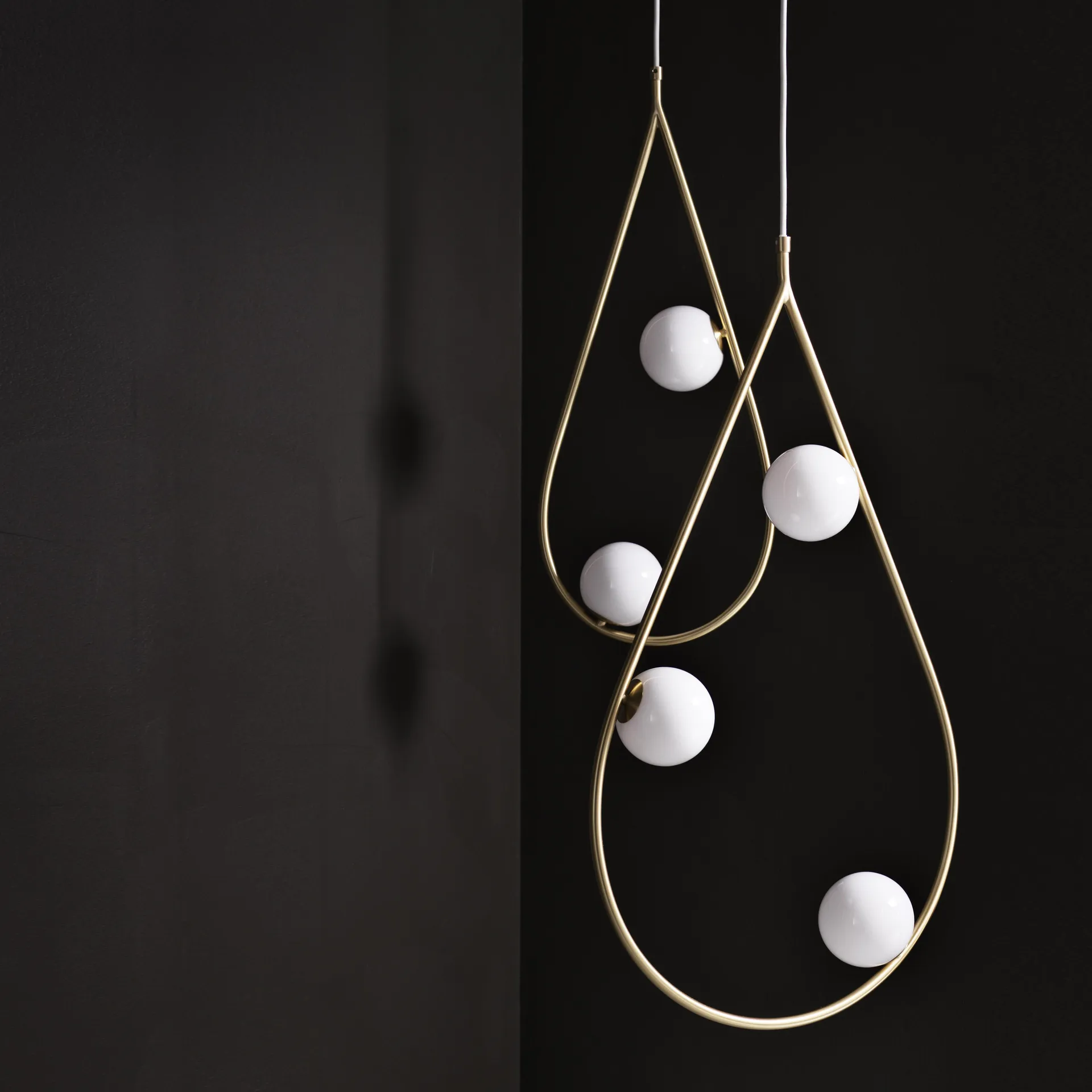 Pearls 65 ceiling lamp, brass Pholc
