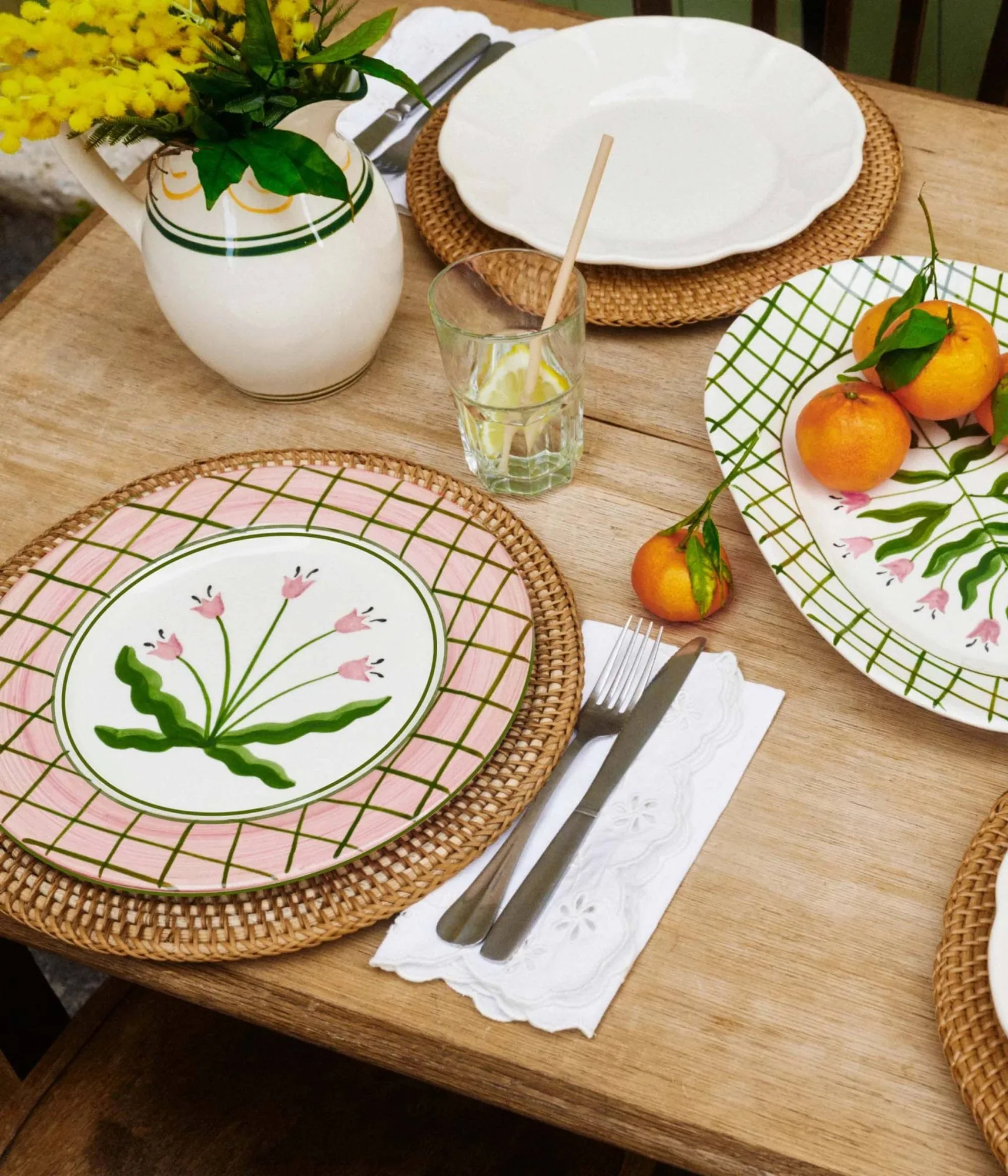 Madelen Möllard Tulip plate, Pink, 28 cm Pick a Poppy