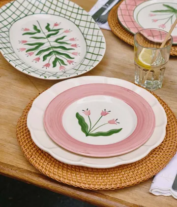 Madelen Möllard Tulip salad plate - Pink, 22 cm - Pick a Poppy