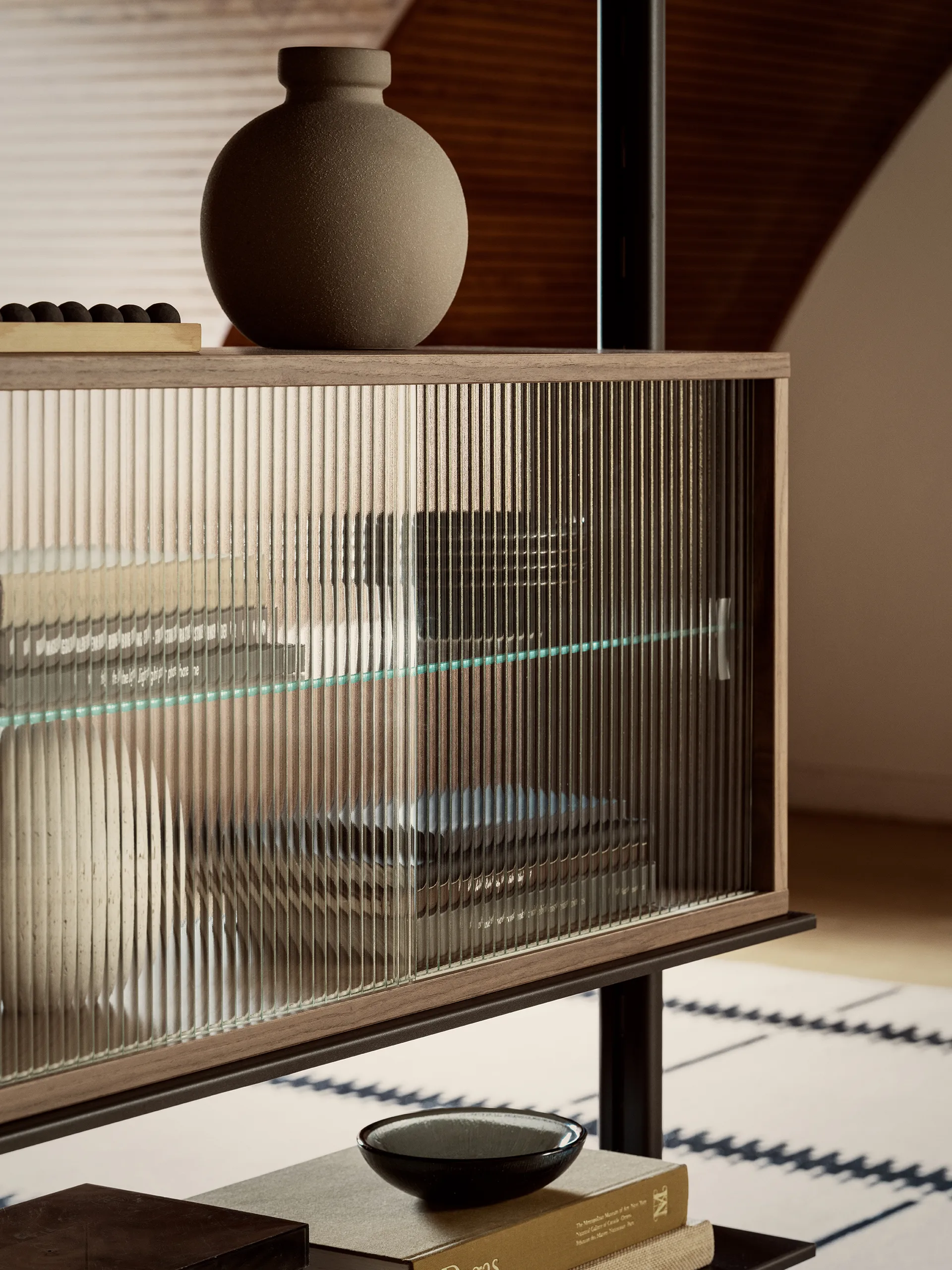 Pira display cabinet, Walnut–fluted glass, 90x31 cm, glass back Pira