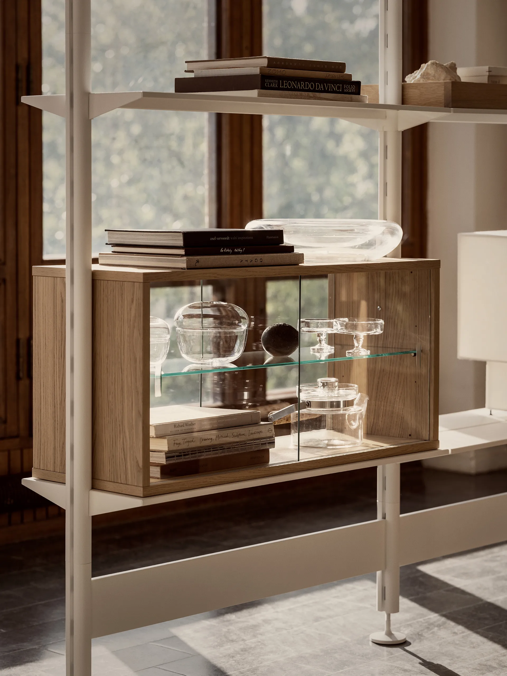 Pira display cabinet, White oak–clear glass, 70x31 cm, glass back Pira
