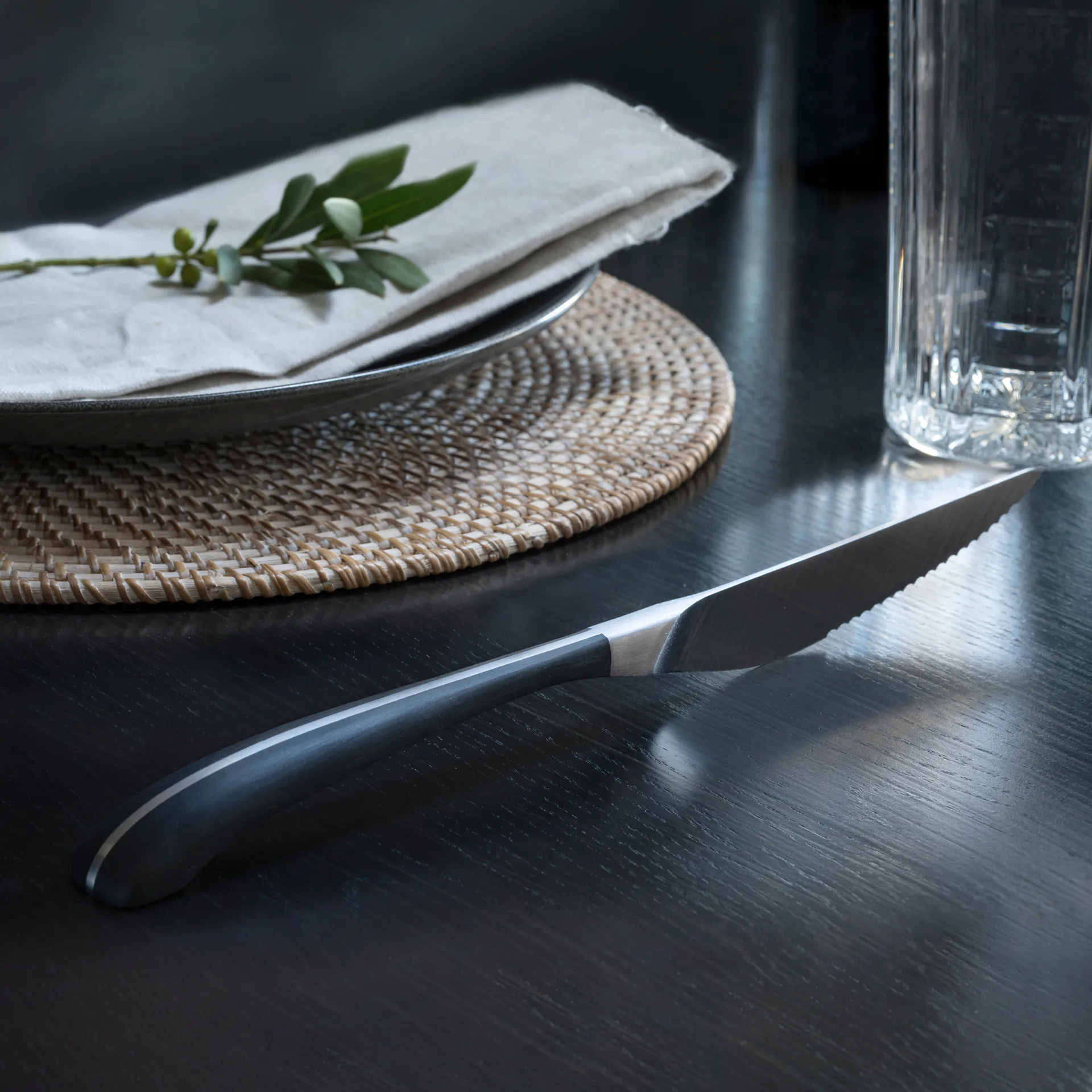 Contour bbq knife, black Robert Welch