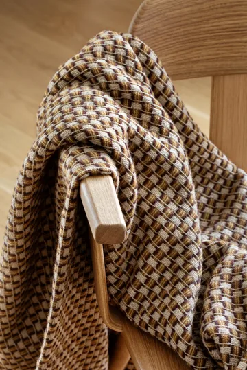 Isak throw 150x210 cm - Chestnut - Røros Tweed