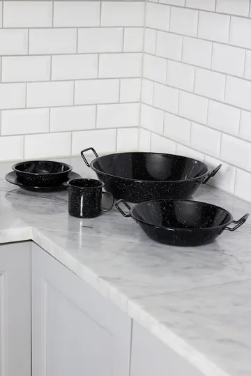 Doris enamel plate Ø20 cm - Black - Sagaform