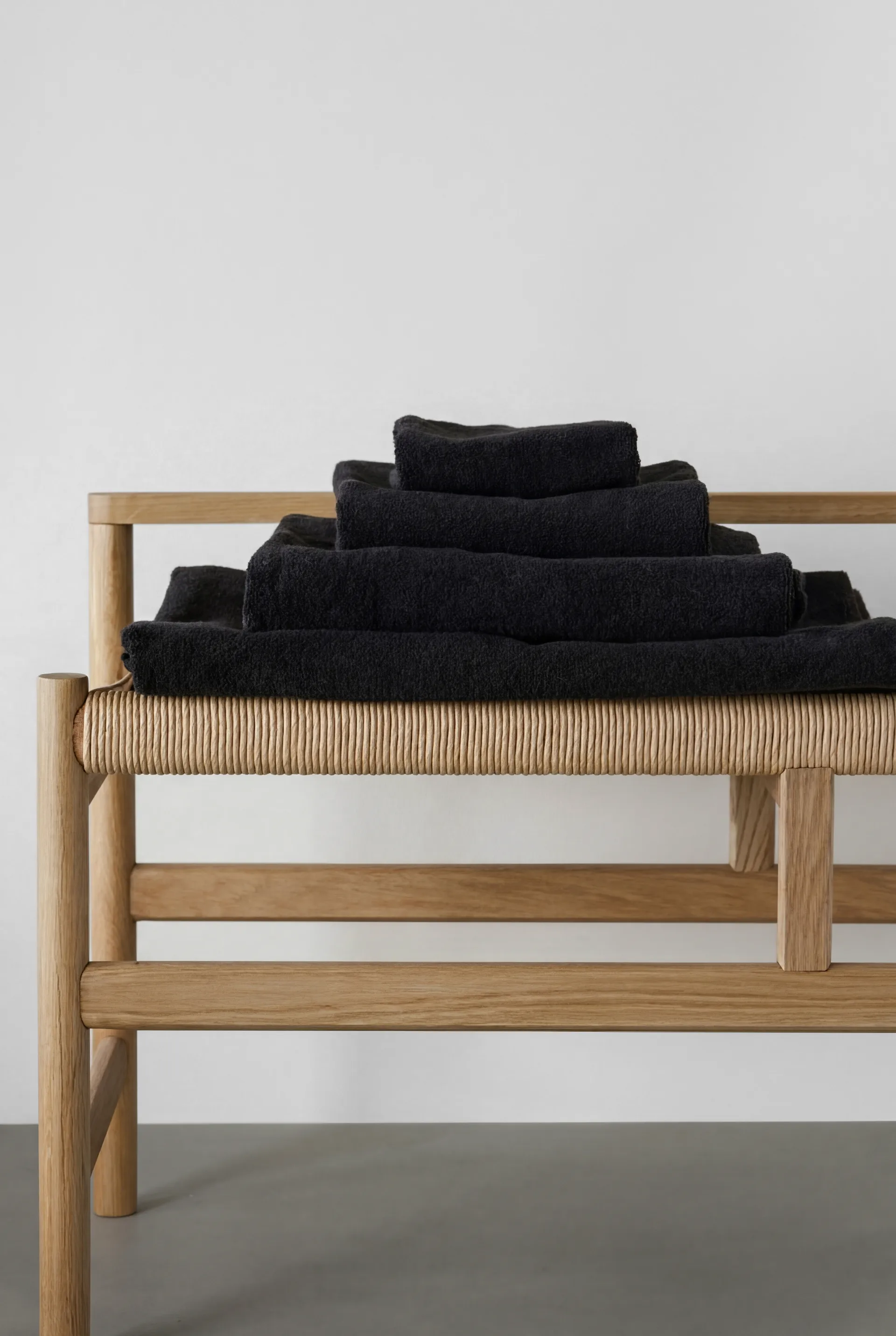 Drift bath towel 70x140 cm, Black Scandi Living