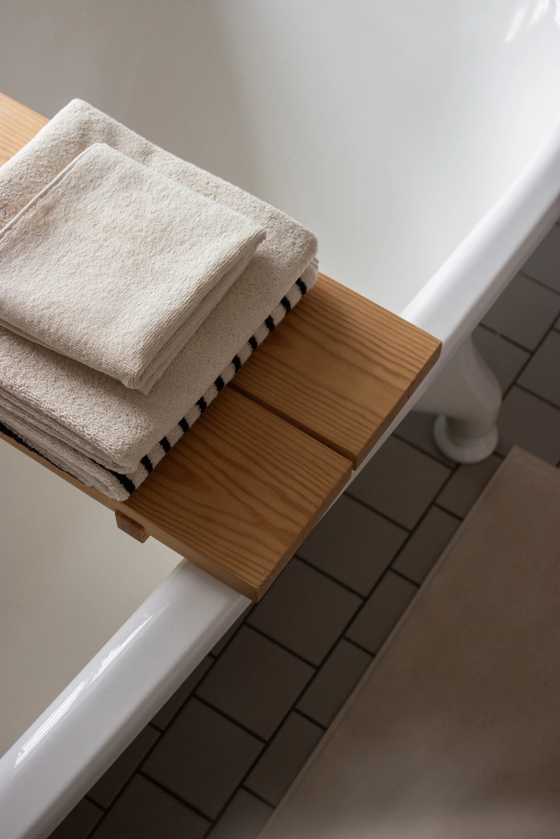 Drift bath towel 70x140 cm, White Scandi Living