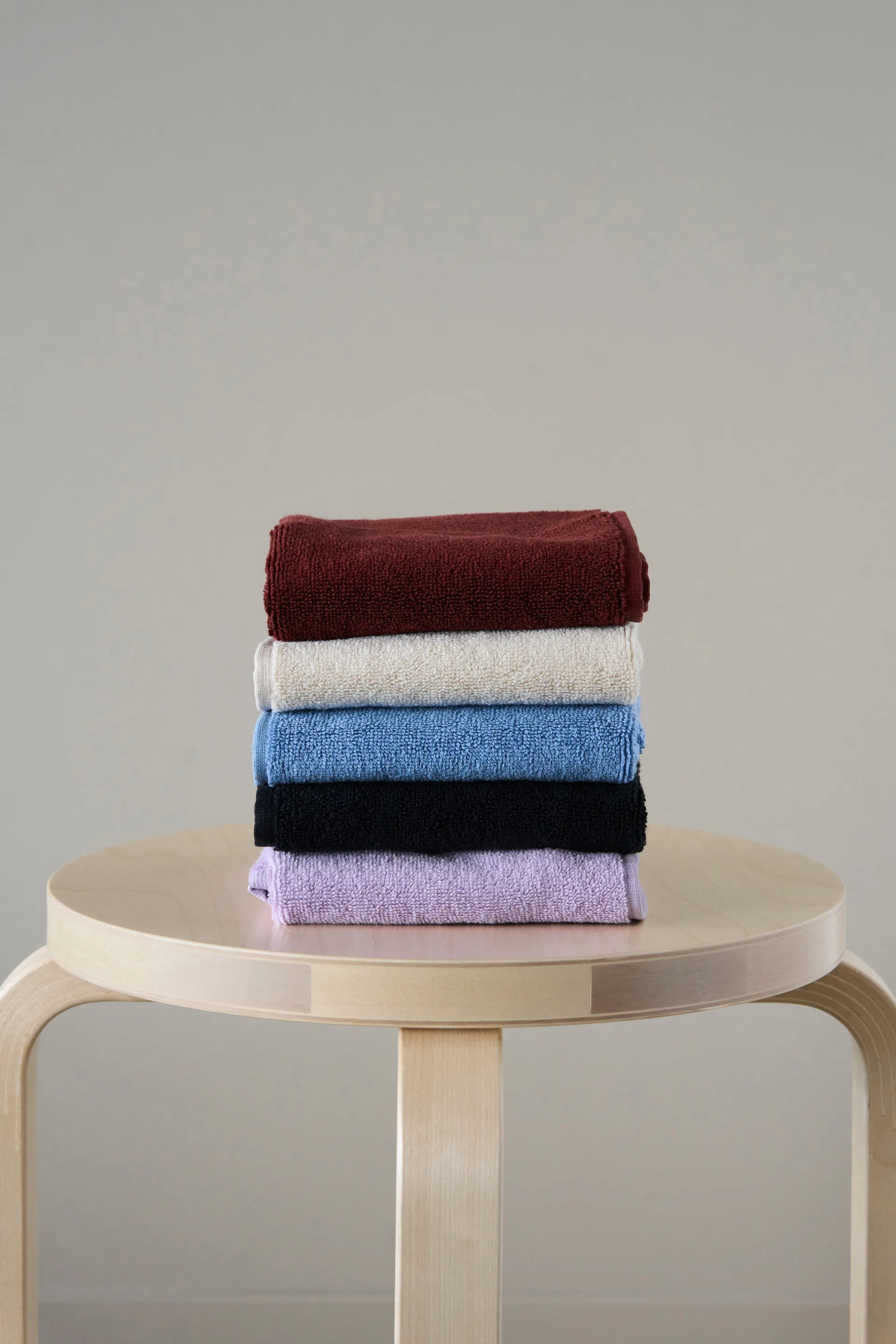 Drift towel 30x50 cm, Purple Scandi Living