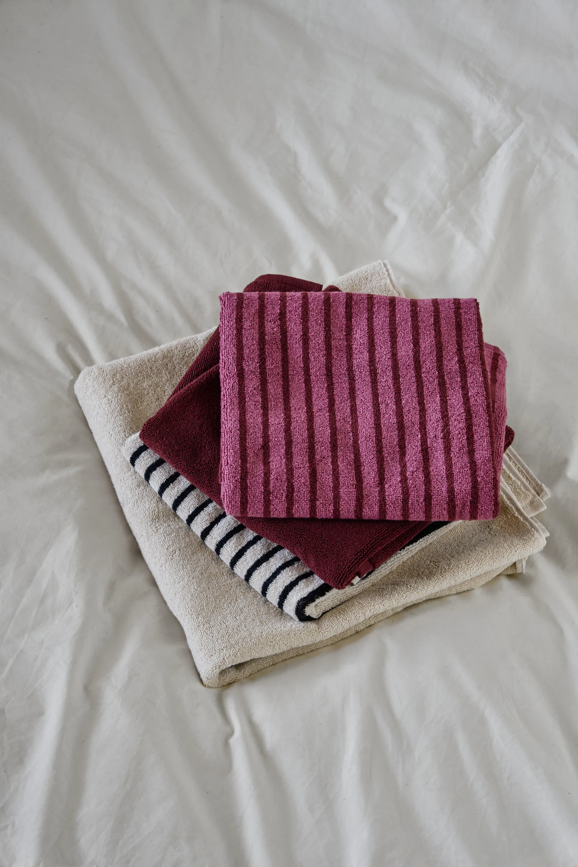 Drift towel 50x70 cm, Red Scandi Living