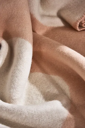 Leaf wool throw 130x180 cm - Peach - Scandi Living
