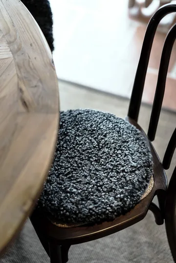 Jill padded chair cushion - Black graphite (grey), Ø36 cm - Shepherd of Sweden