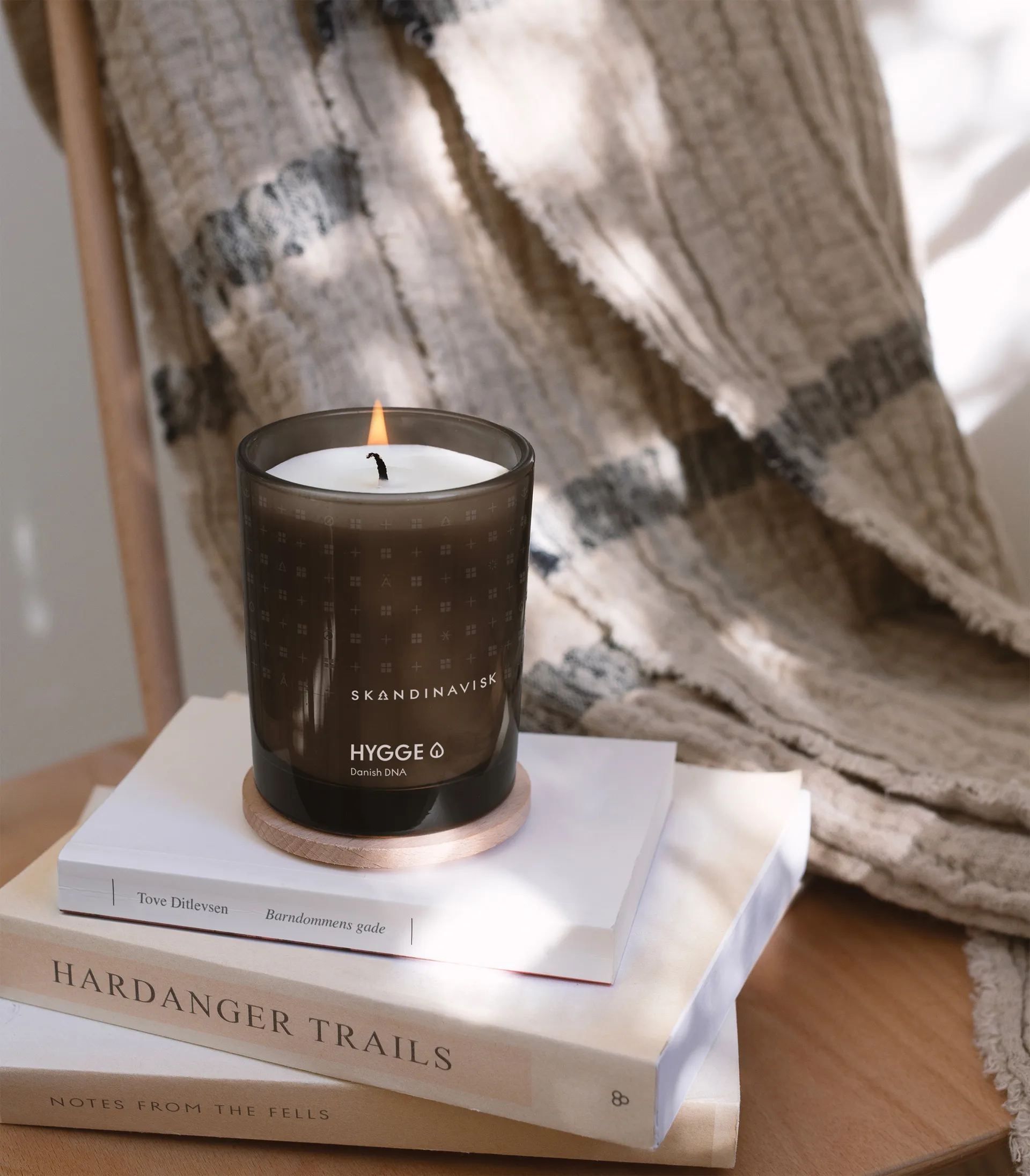 Hygge scented candle with lid, 200 g Skandinavisk