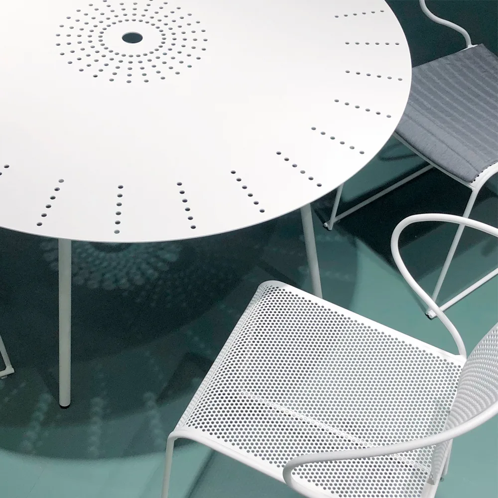 Piazza armchair, White SMD Design