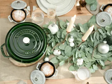 Staub La Cocotte round casserole cast iron 3.8 L - Basil green - STAUB
