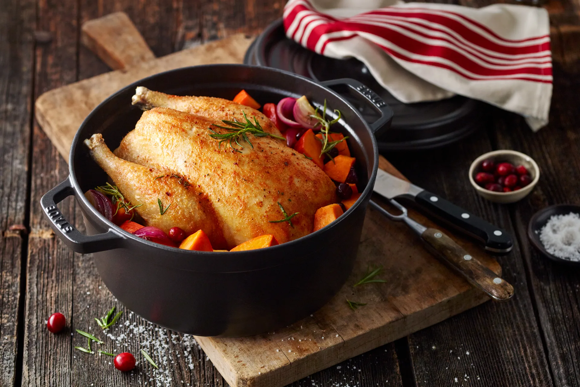 Staub La Cocotte round pot cast iron 1.2 L, Black STAUB