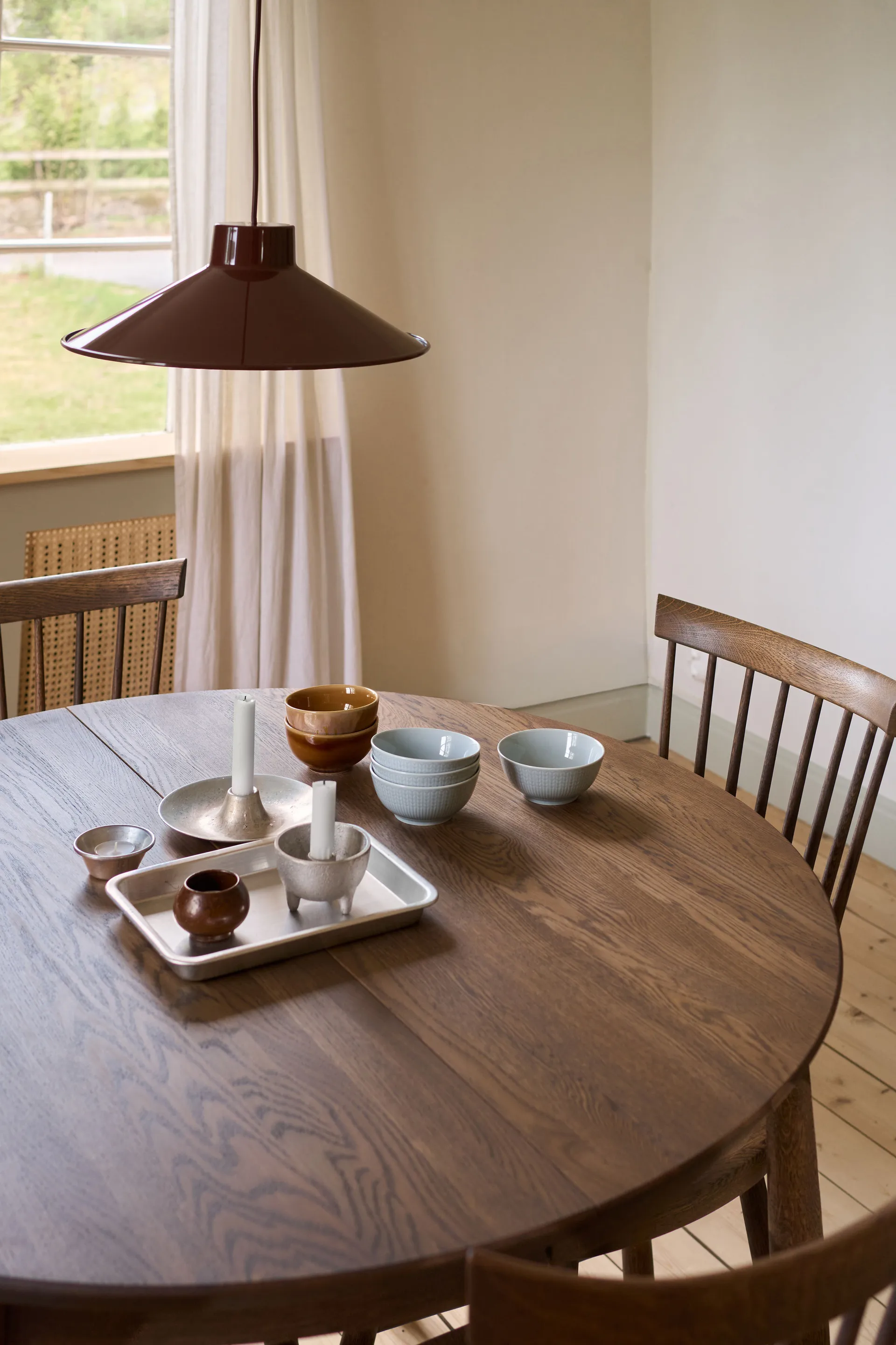 Carl dining table Ø115. divided, Chocolate brown oil Special Edition (oak), Ø115 cm Stolab