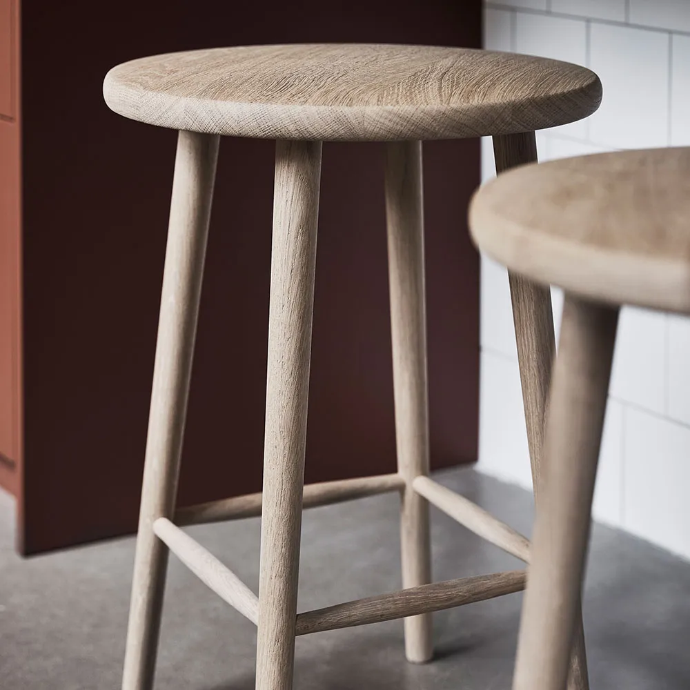 Miss Button bar stool, Oak white oiled. high Stolab