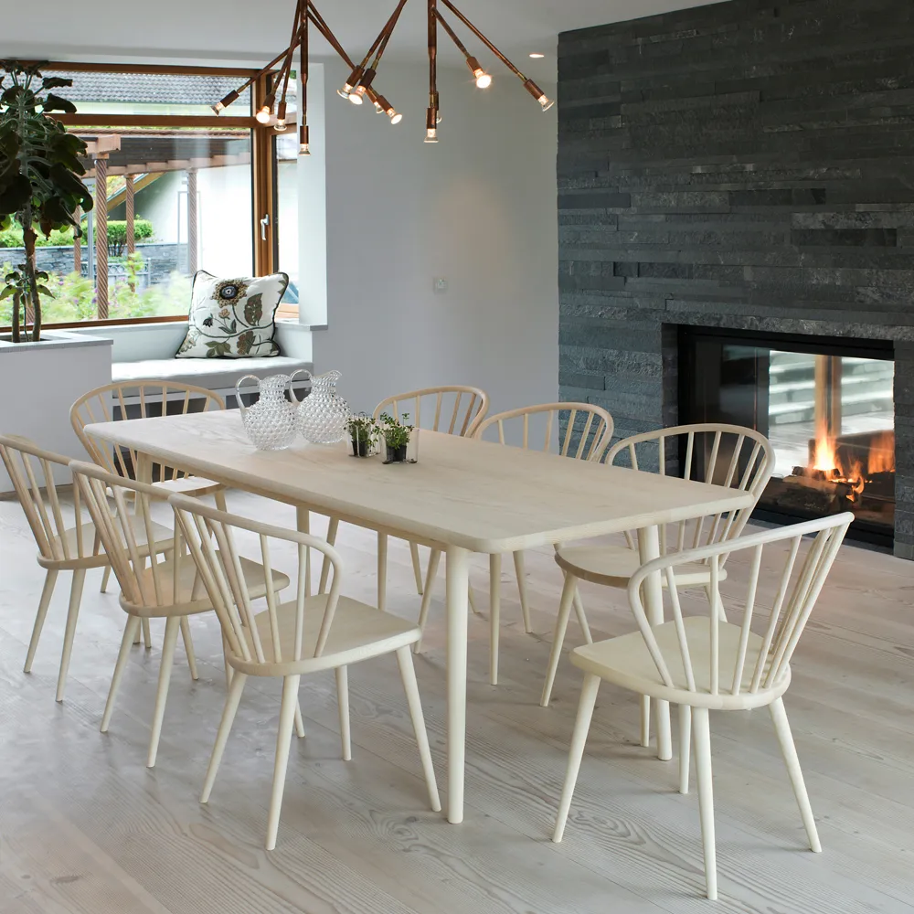 Miss Holly dining table. 175x82 cm, Oak light matt lacquer Stolab