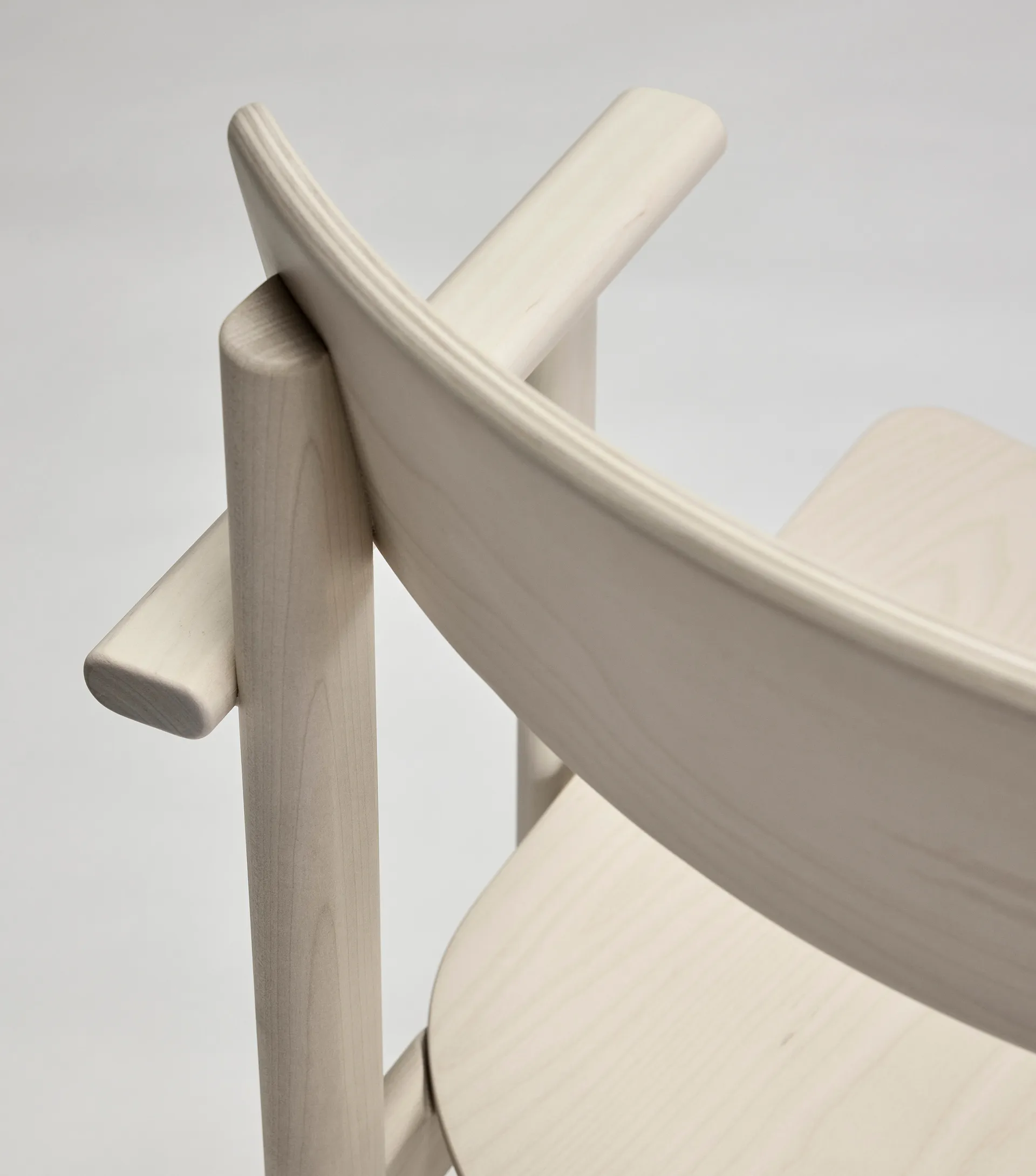 Pal armchair, Birch light matte lacquered Stolab