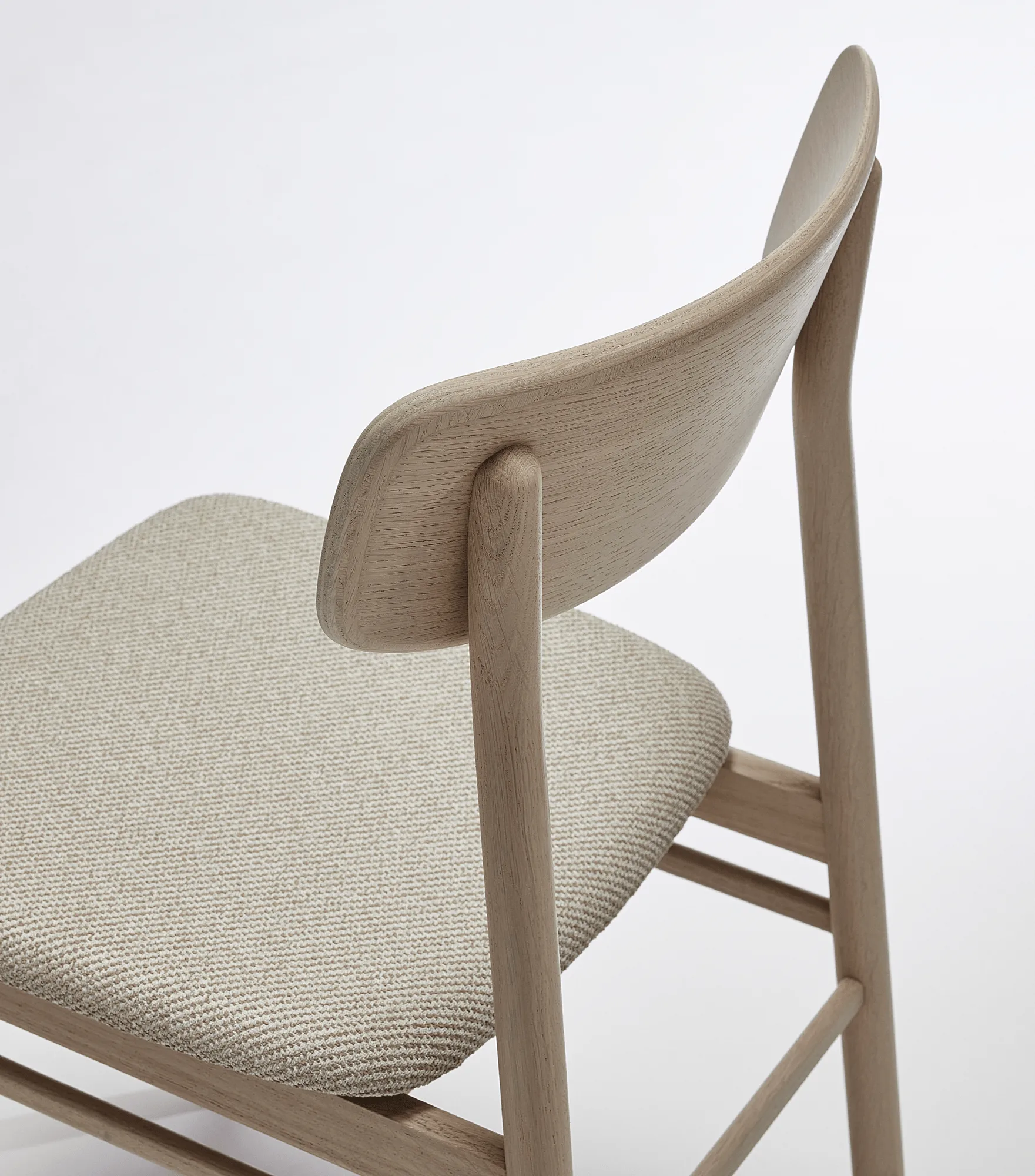 Prima Vista chair white-oiled oak, Textile Atto Driftwood V3576/01 grey Stolab