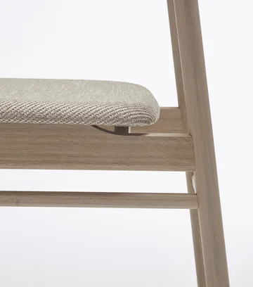 Prima Vista chair white-oiled oak - Textile Atto Driftwood V3576/01 grey - Stolab