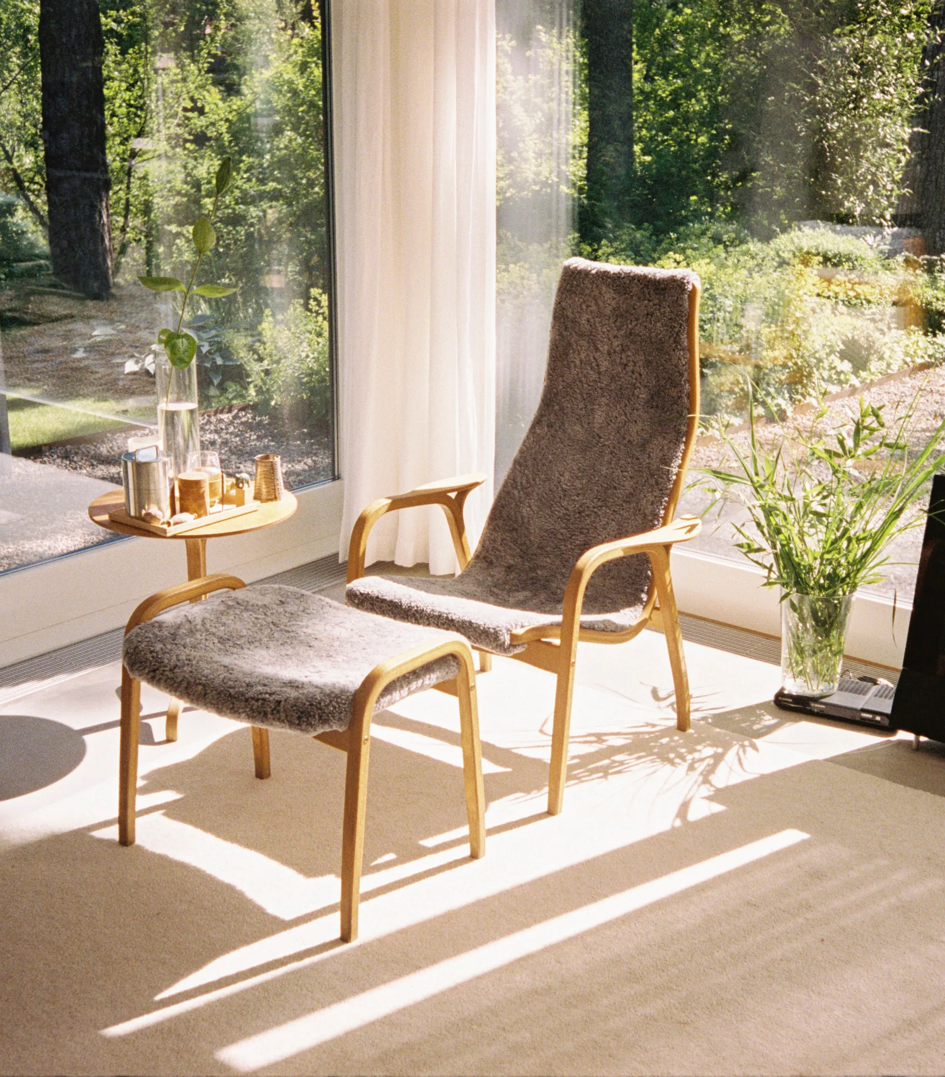 Lamino armchair and footstool oiled oak/sheepskin, Moonlight (beige) Swedese