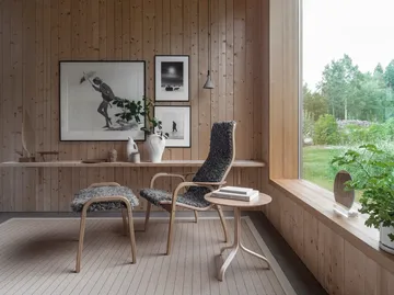 Lamino armchair and footstool - Sheepskin Sahara-oiled oak - Swedese
