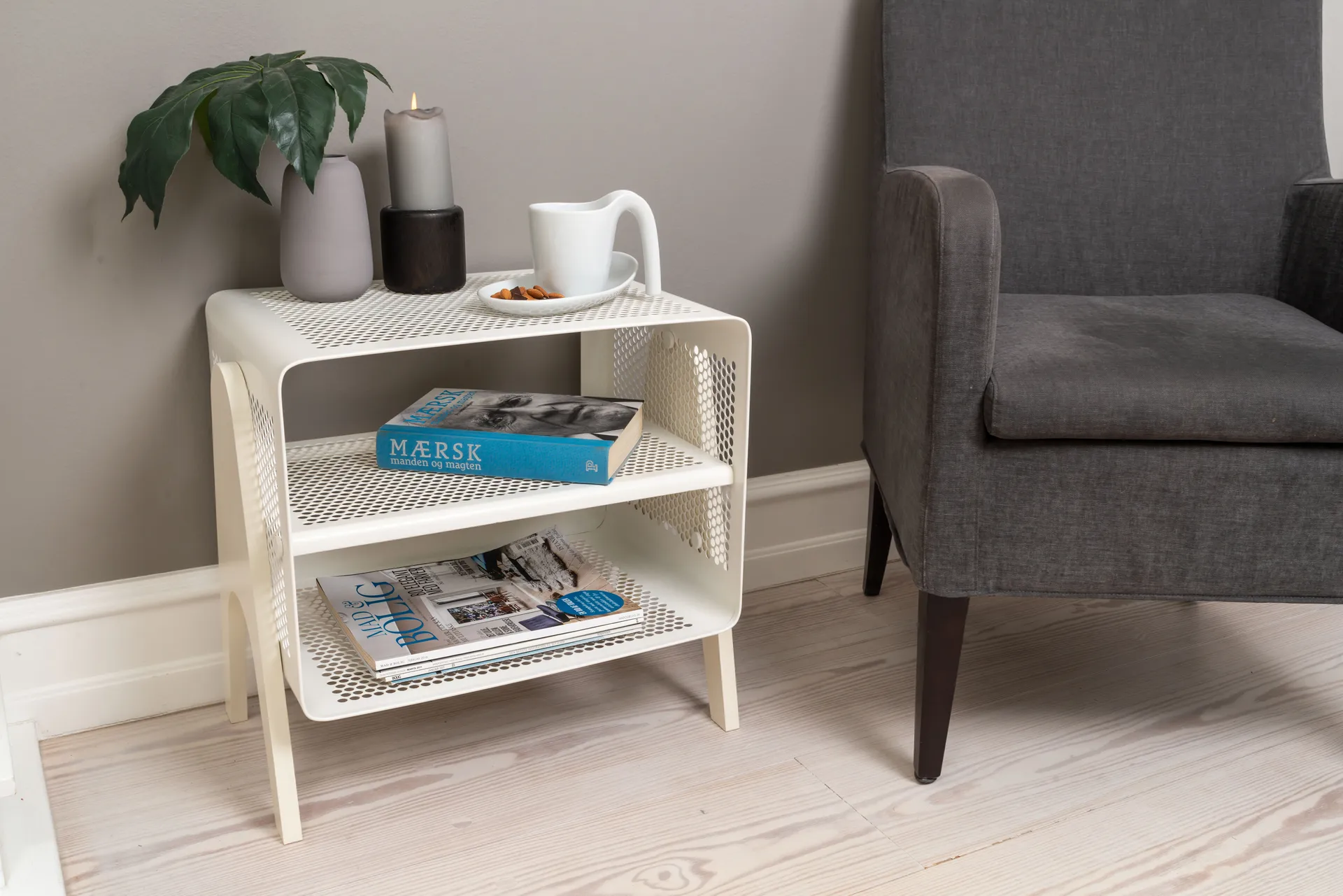 Tica shelf small, Mat white tica copenhagen