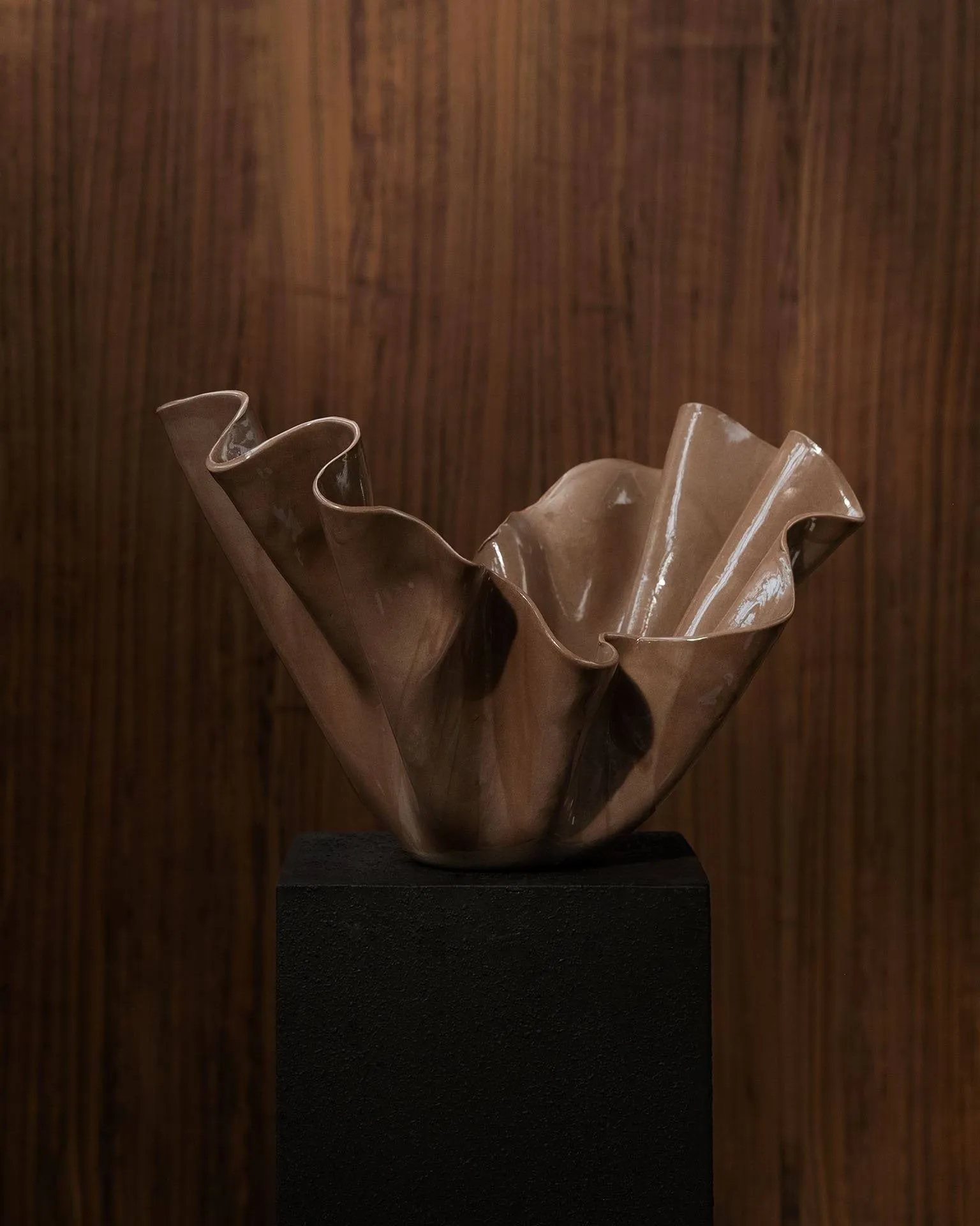 Amnell sculpture, Brown, 39x25 cm Tinted