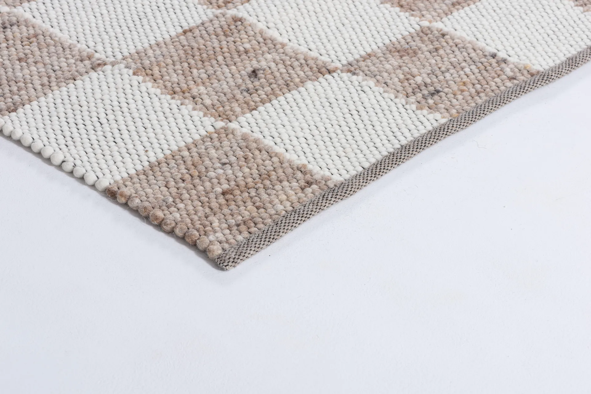 Gotland Design rug Special Edition, Light brown-white no. 2412, 250x300 cm Tisca
