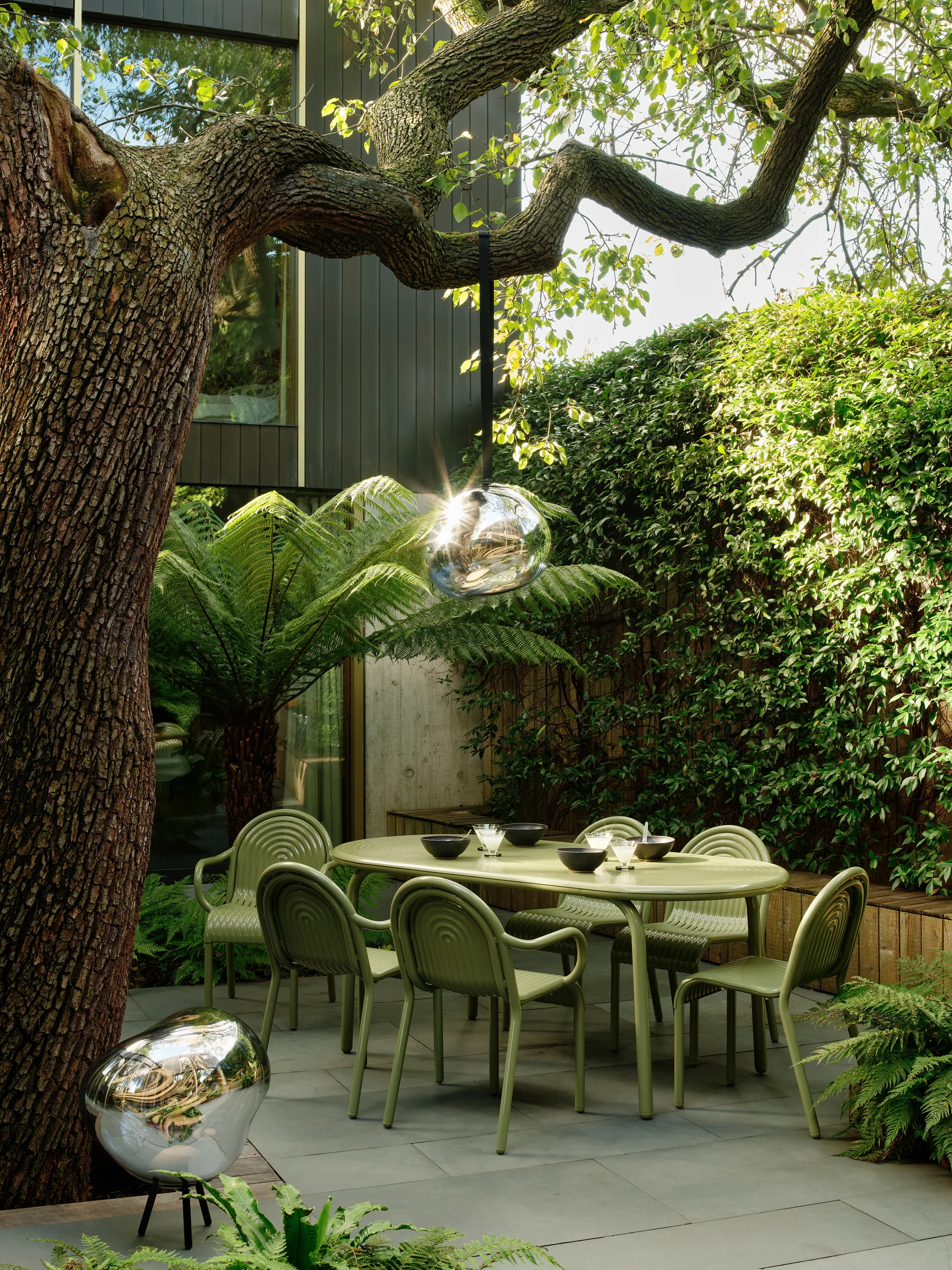 Groove armchair, Moss Tom Dixon