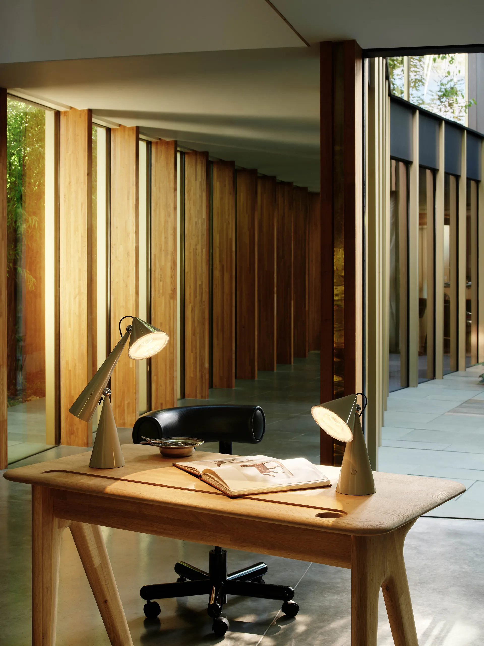 Pose Task LED table lamp, Gold Tom Dixon