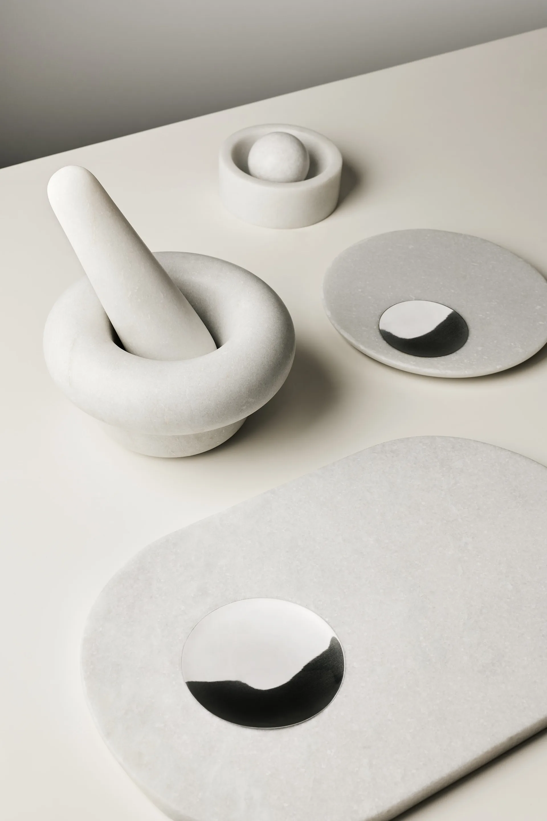 Stone cutting board 27x42 cm, White marble-silver Tom Dixon