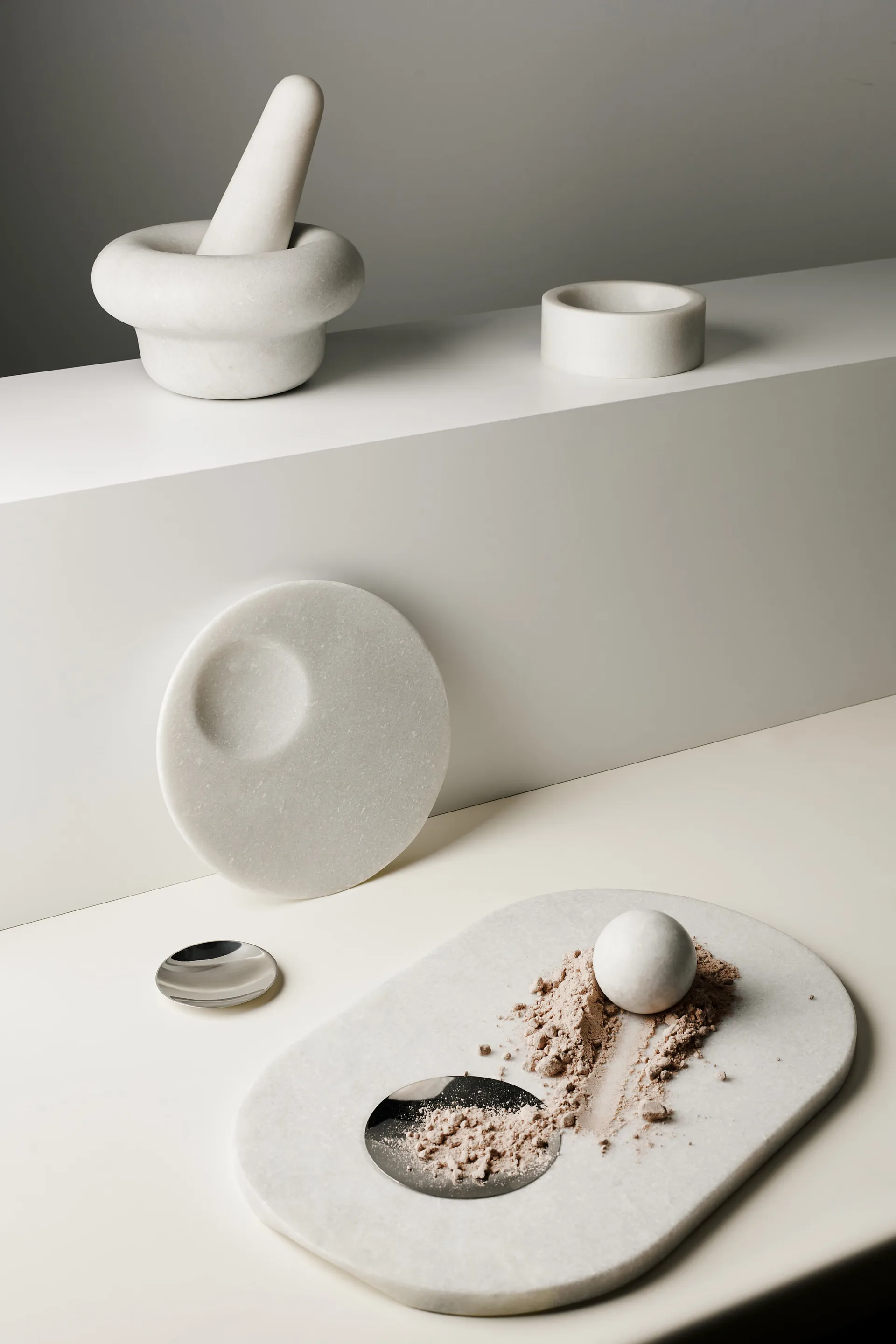 Stone serving tray Ø22 cm, White marble-silver Tom Dixon