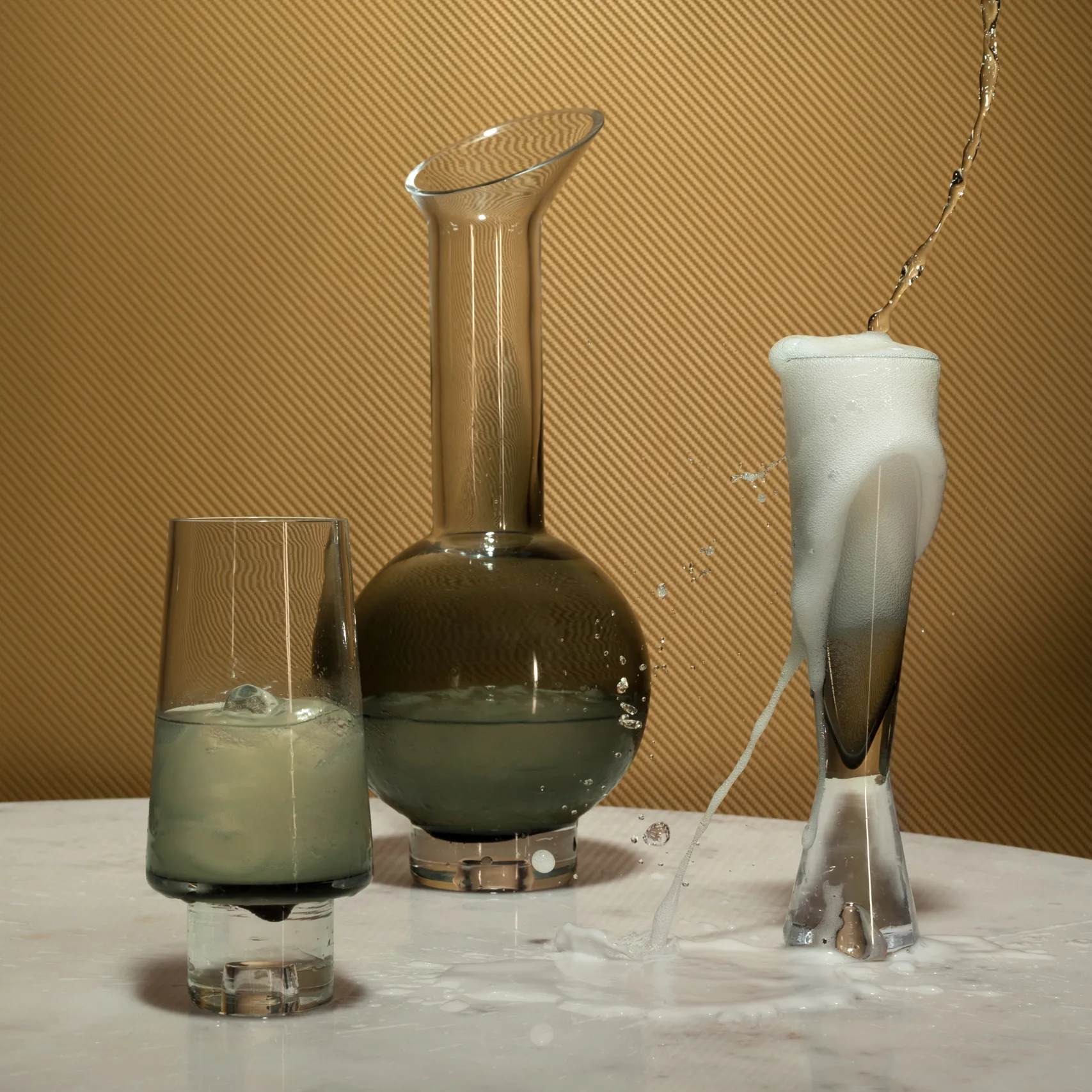 Tank carafe, black Tom Dixon