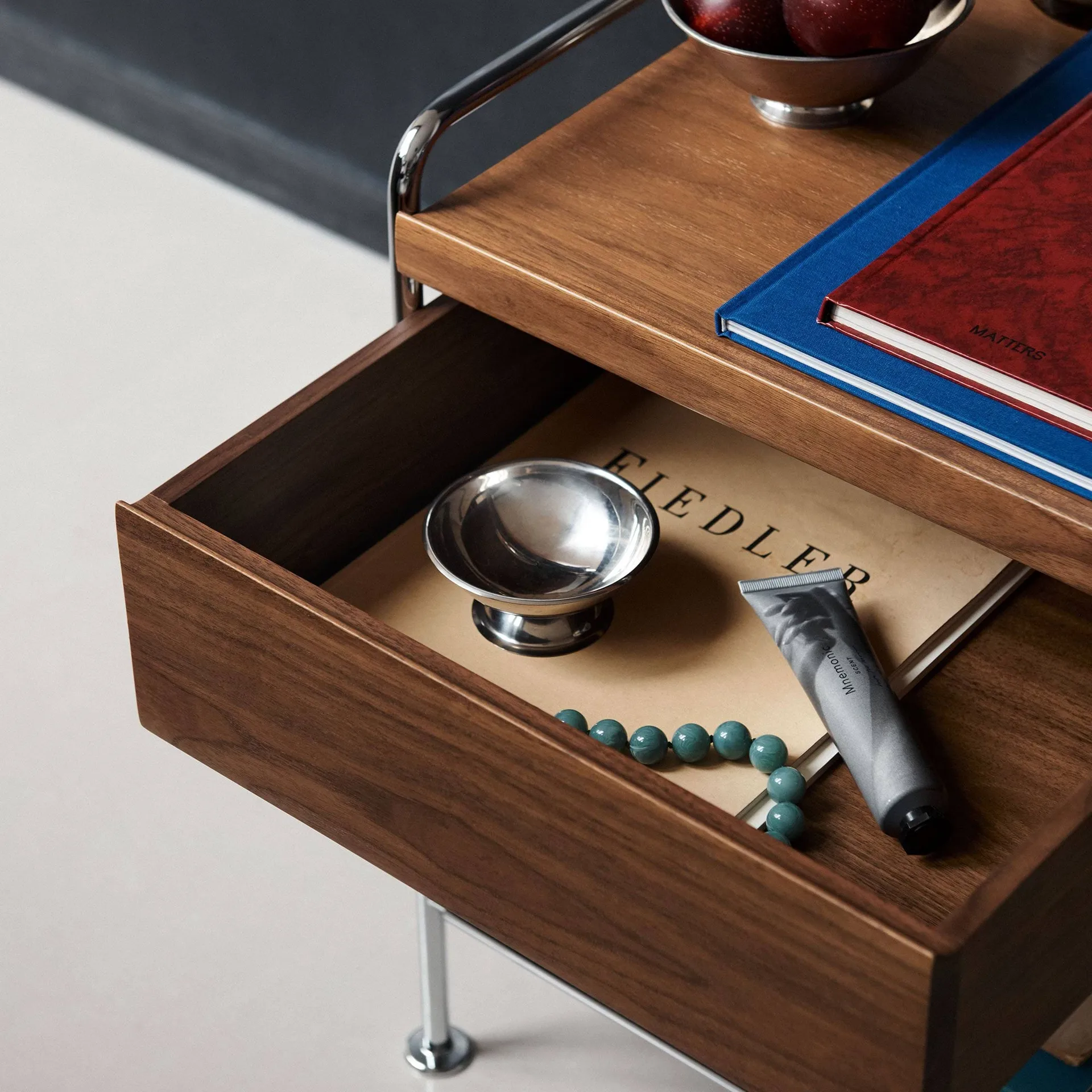 Alima NDS3 side table, Lacquered walnut-chrome &Tradition