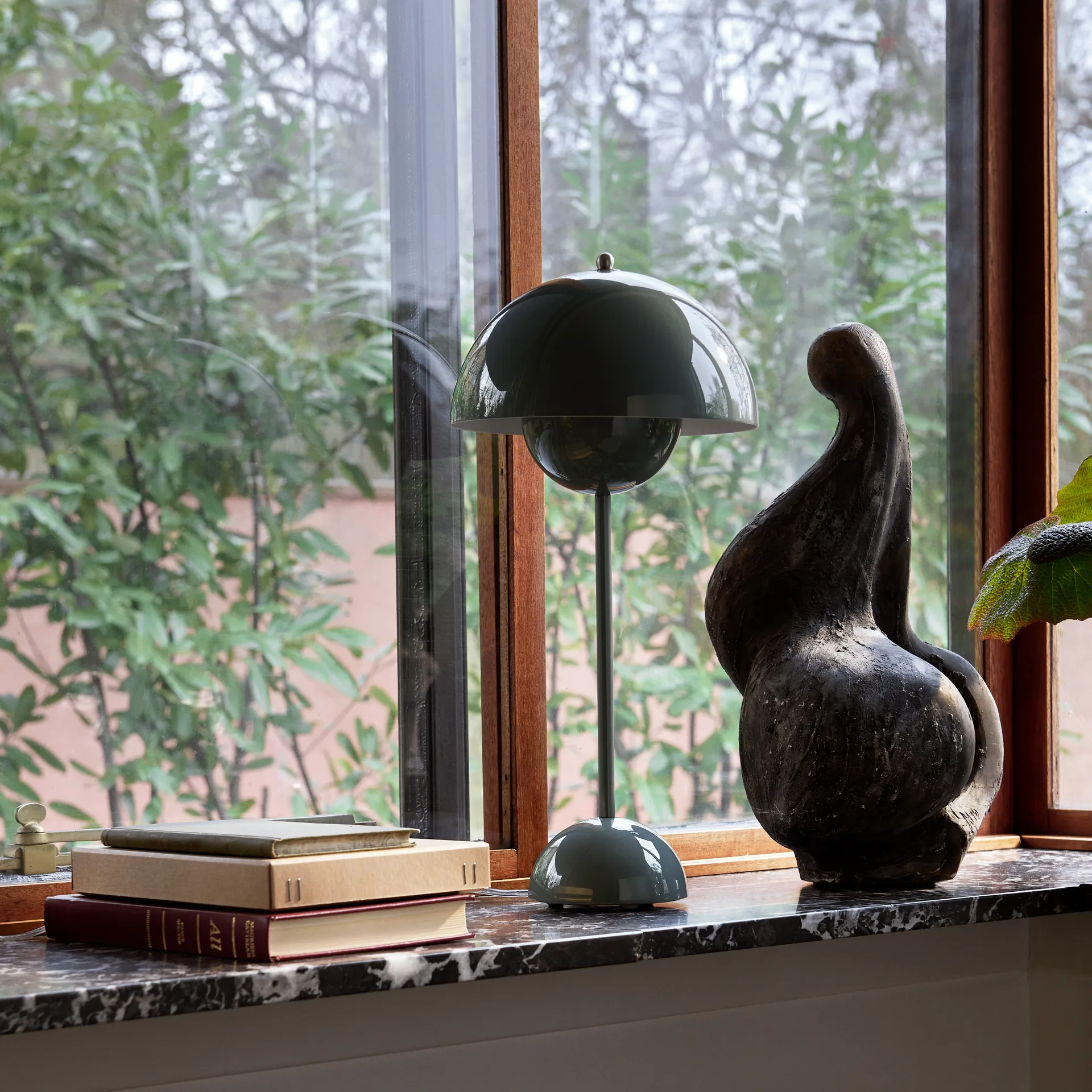 FlowerPot VP3 table lamp, Stone blue &Tradition