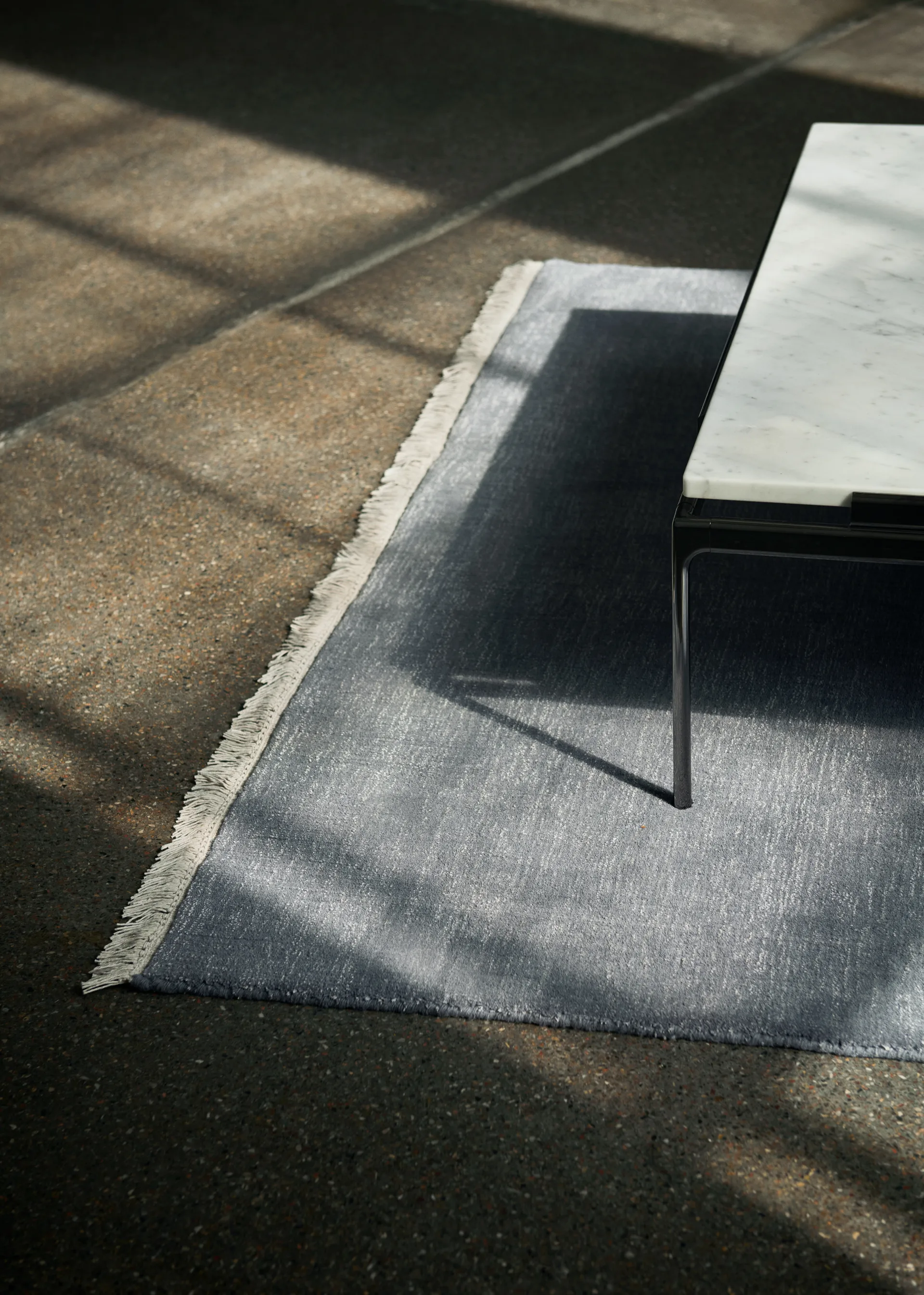The Moor AP18 rug 170x240 cm, Grey blue thunder &Tradition