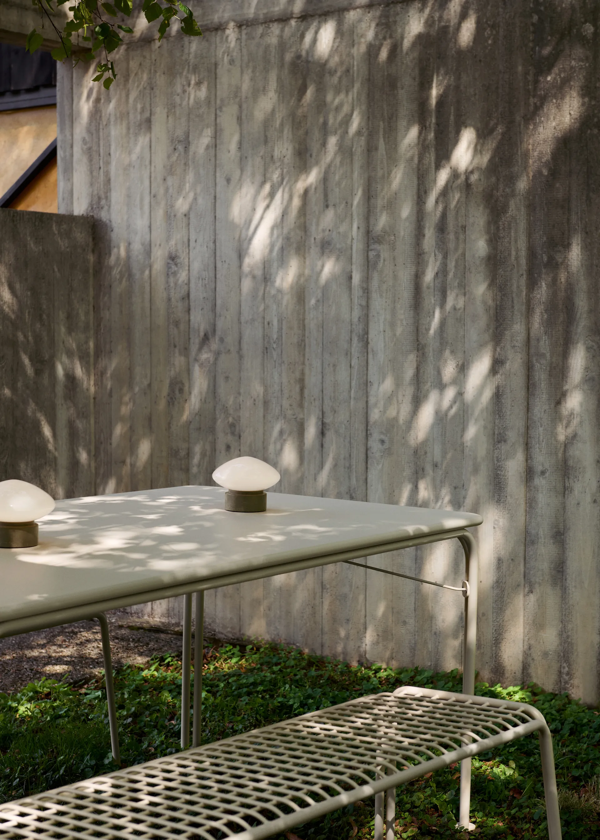 Thorvald SC112 bench, Ivory, 125 cm &Tradition