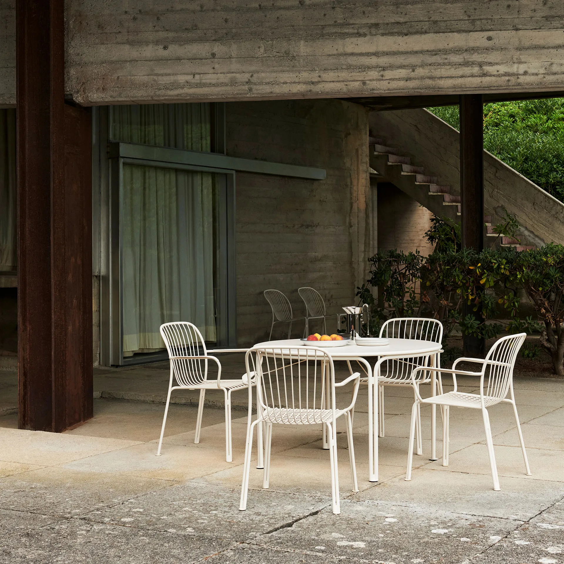 Thorvald SC98 dining table Ø115 cm, Ivory &Tradition