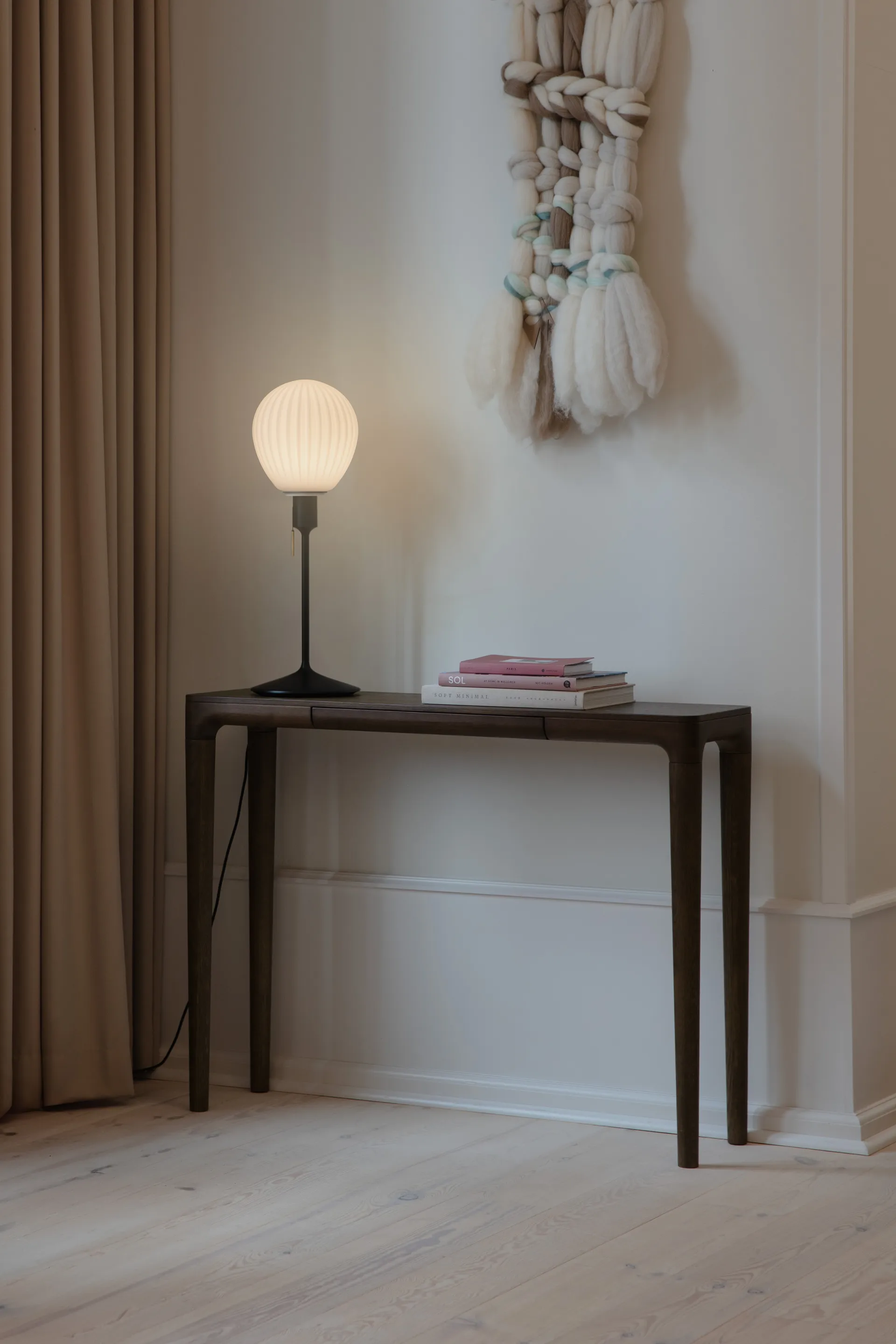 Around The World table lamp, Black Umage