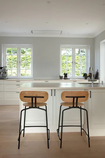 Curious barstool 65 cm - Oak-black - Umage