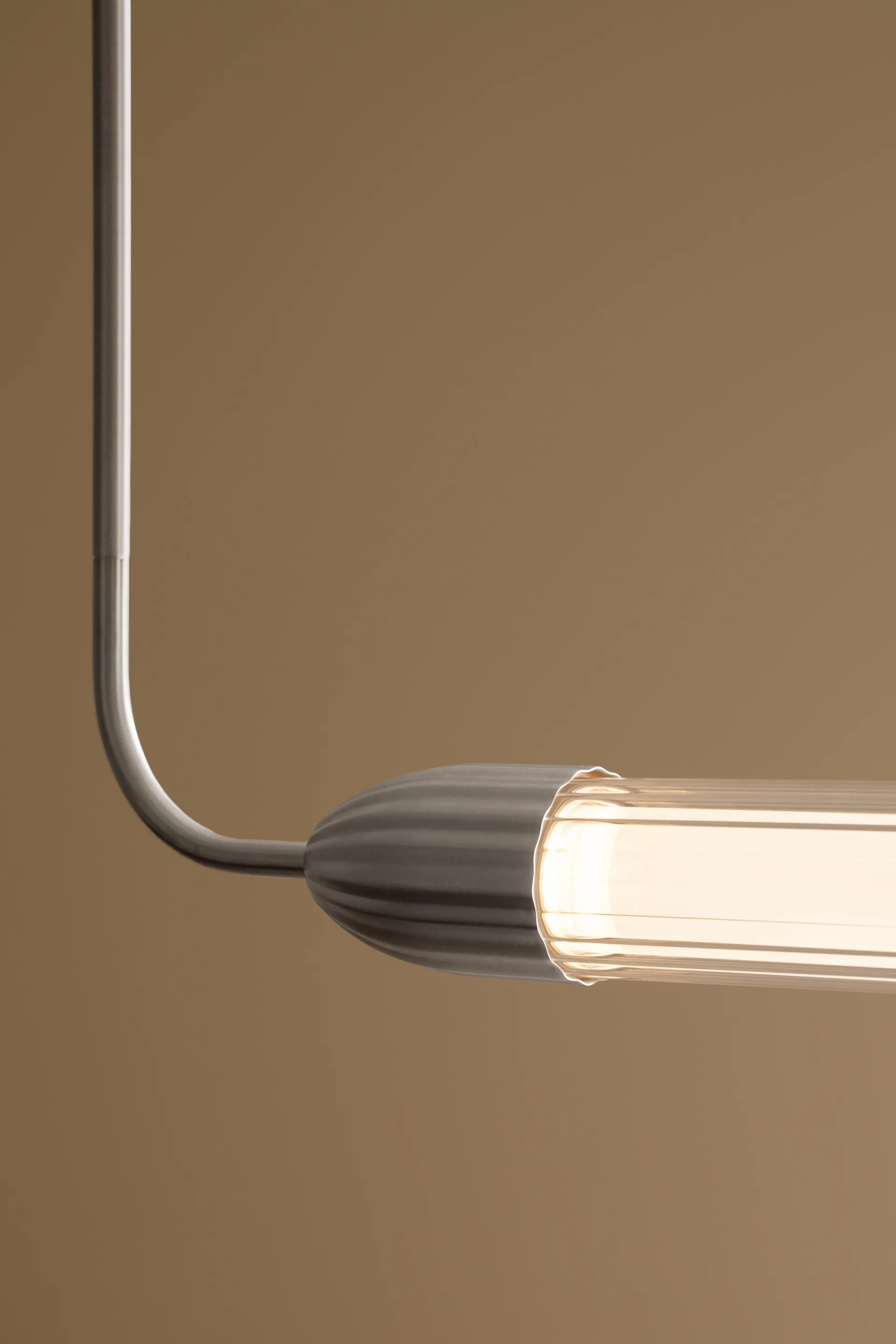 Lemon Squeeze linear pendant, Polished steel Umage