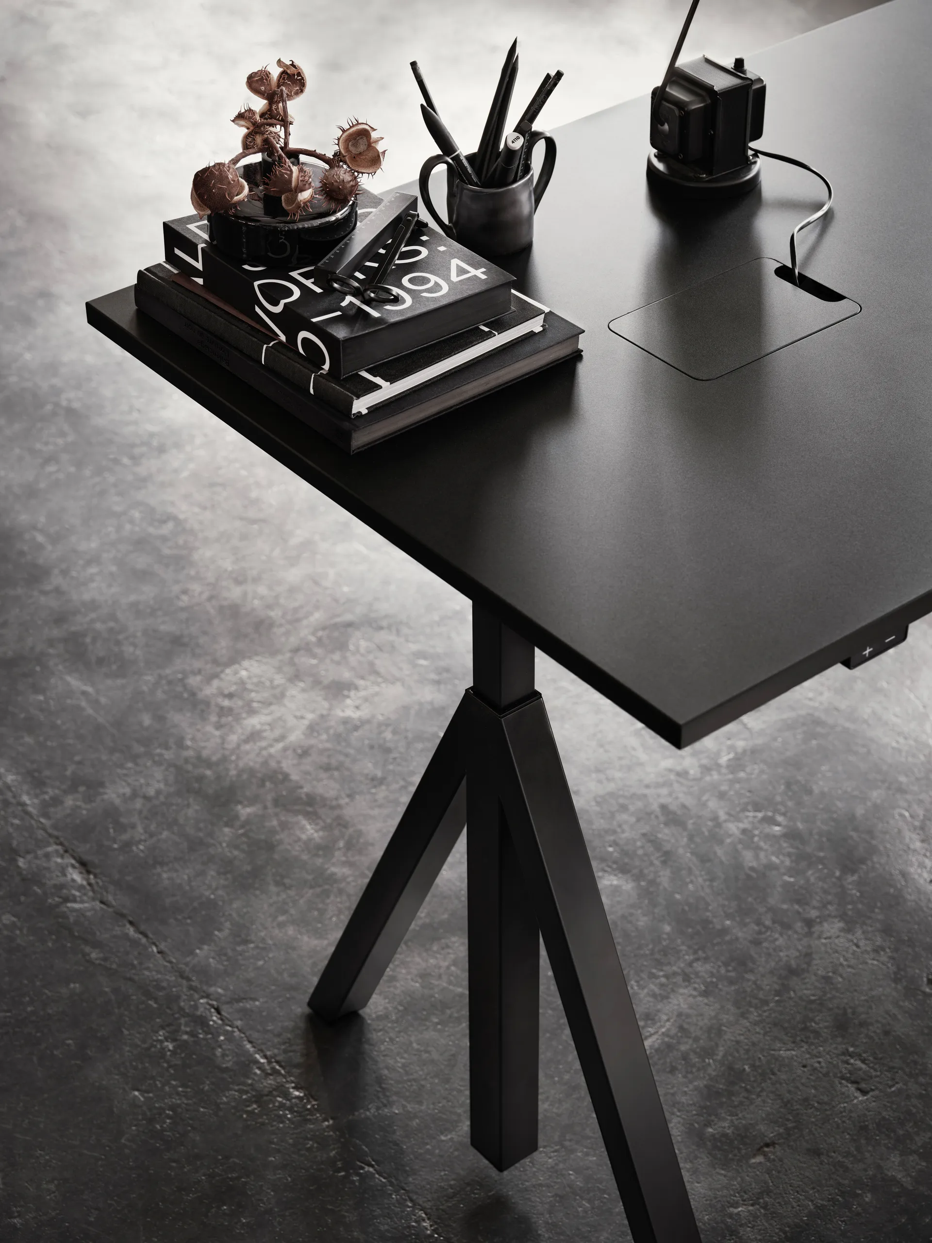 Works height-adjustable desk black 90x180 cm,  Works