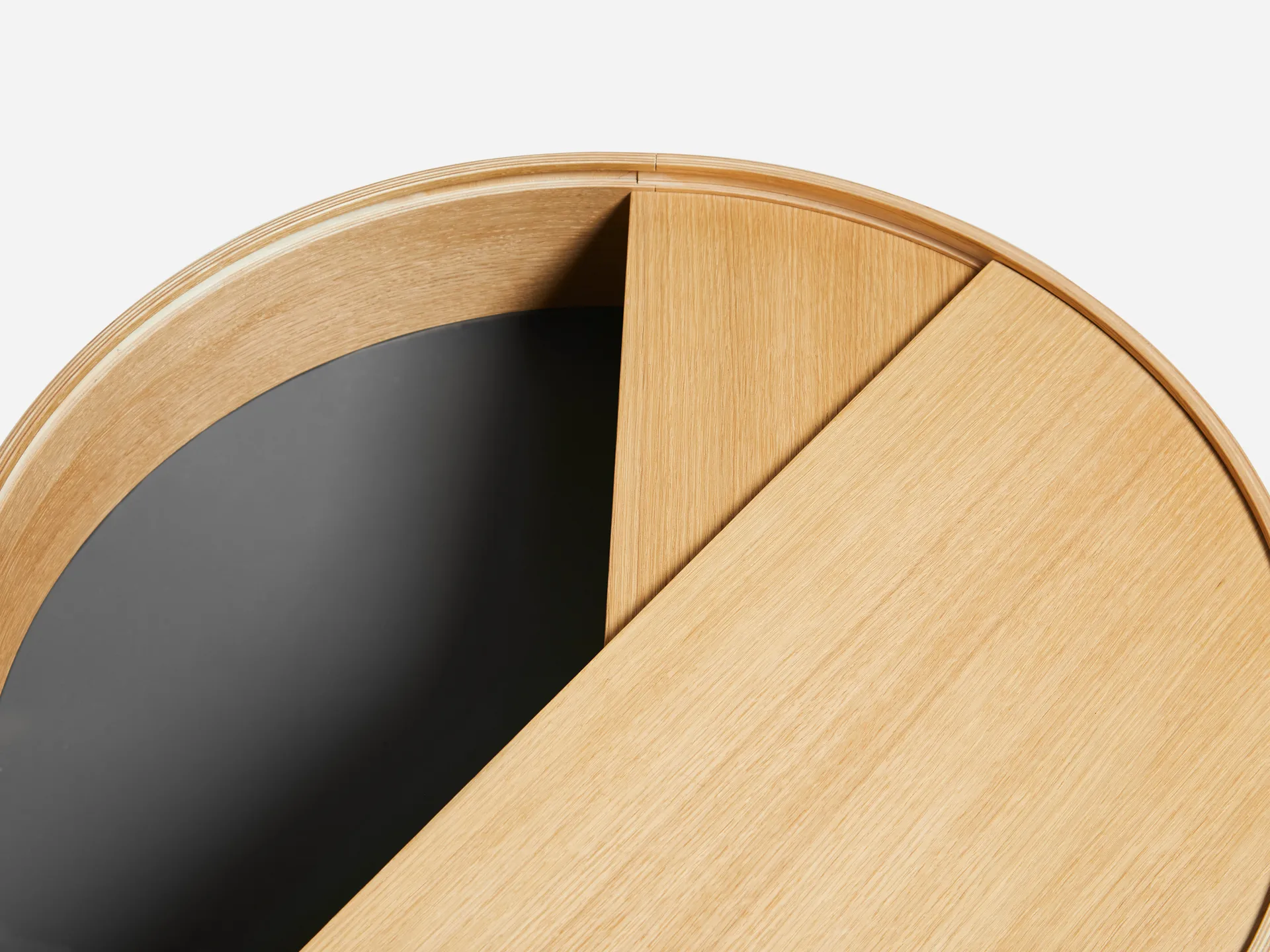 Arc side table, Oiled oak Woud
