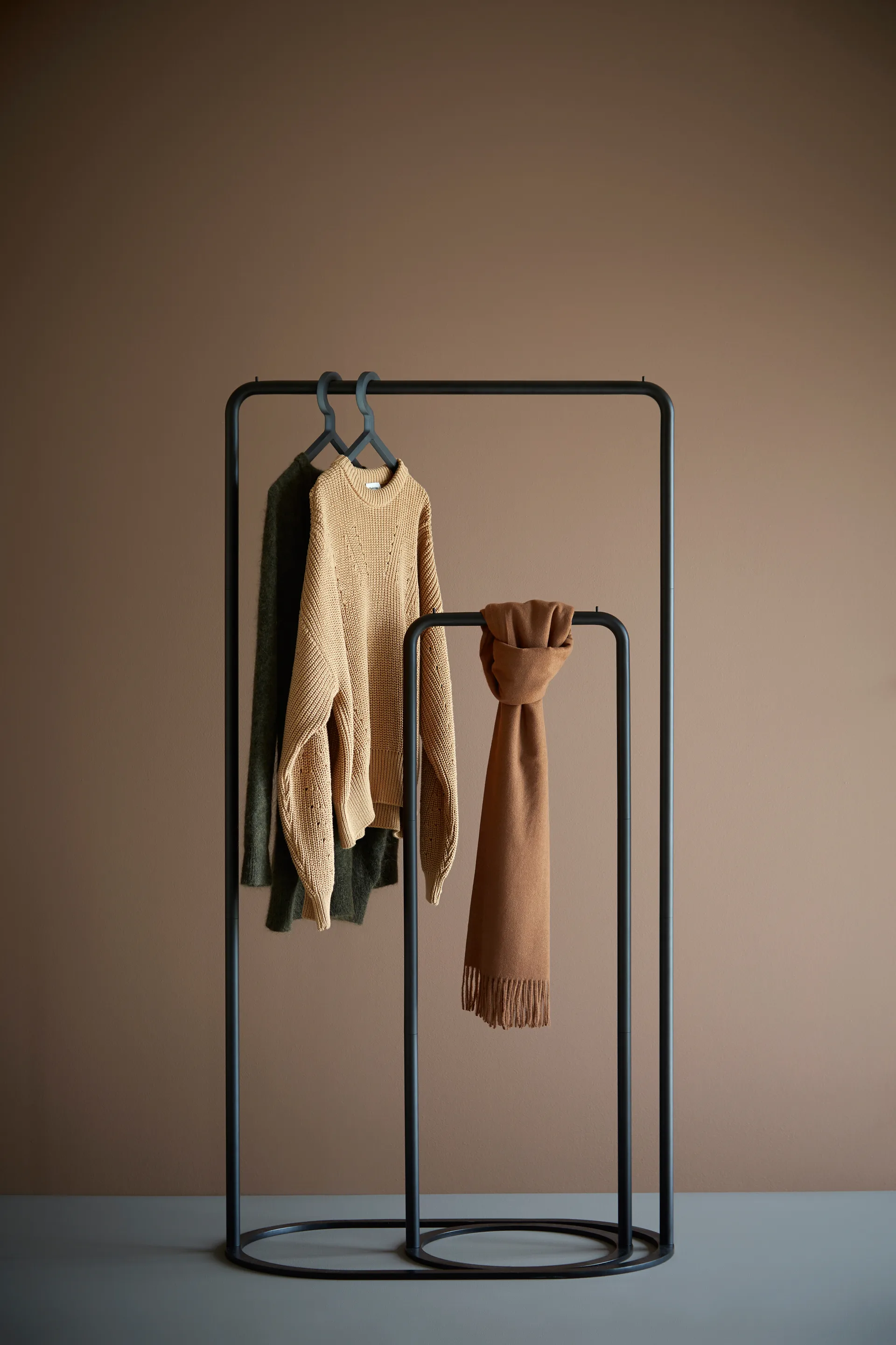 O&O clothes hanger, Large Woud