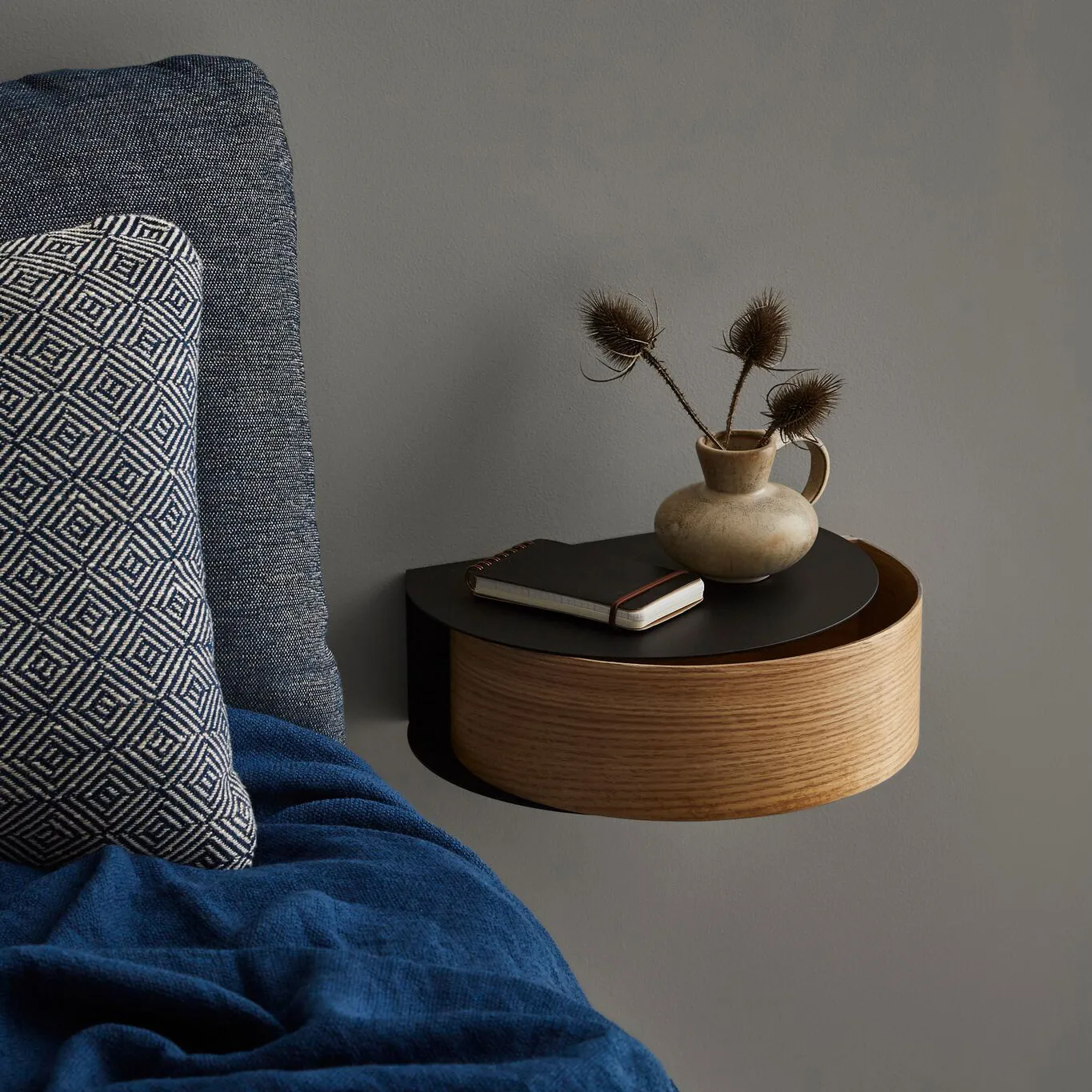 Wallie shelf, black. oak Woud