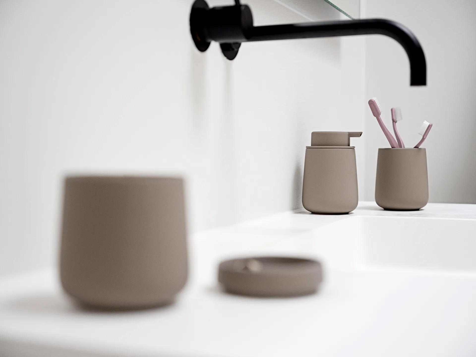 Nova One toothbrush mug, Taupe Zone Denmark