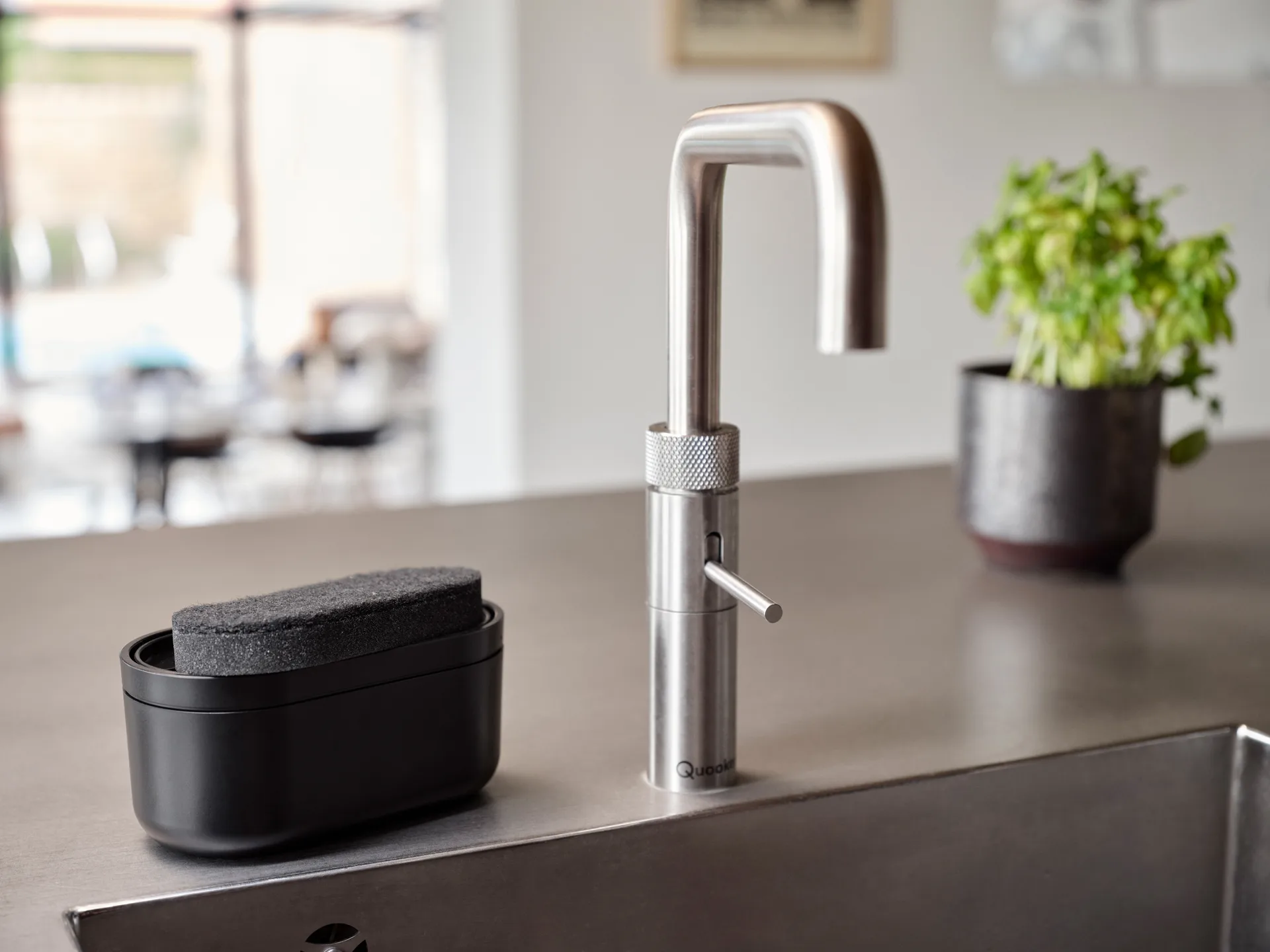 Singles dish station with sponge, Black Zone Denmark